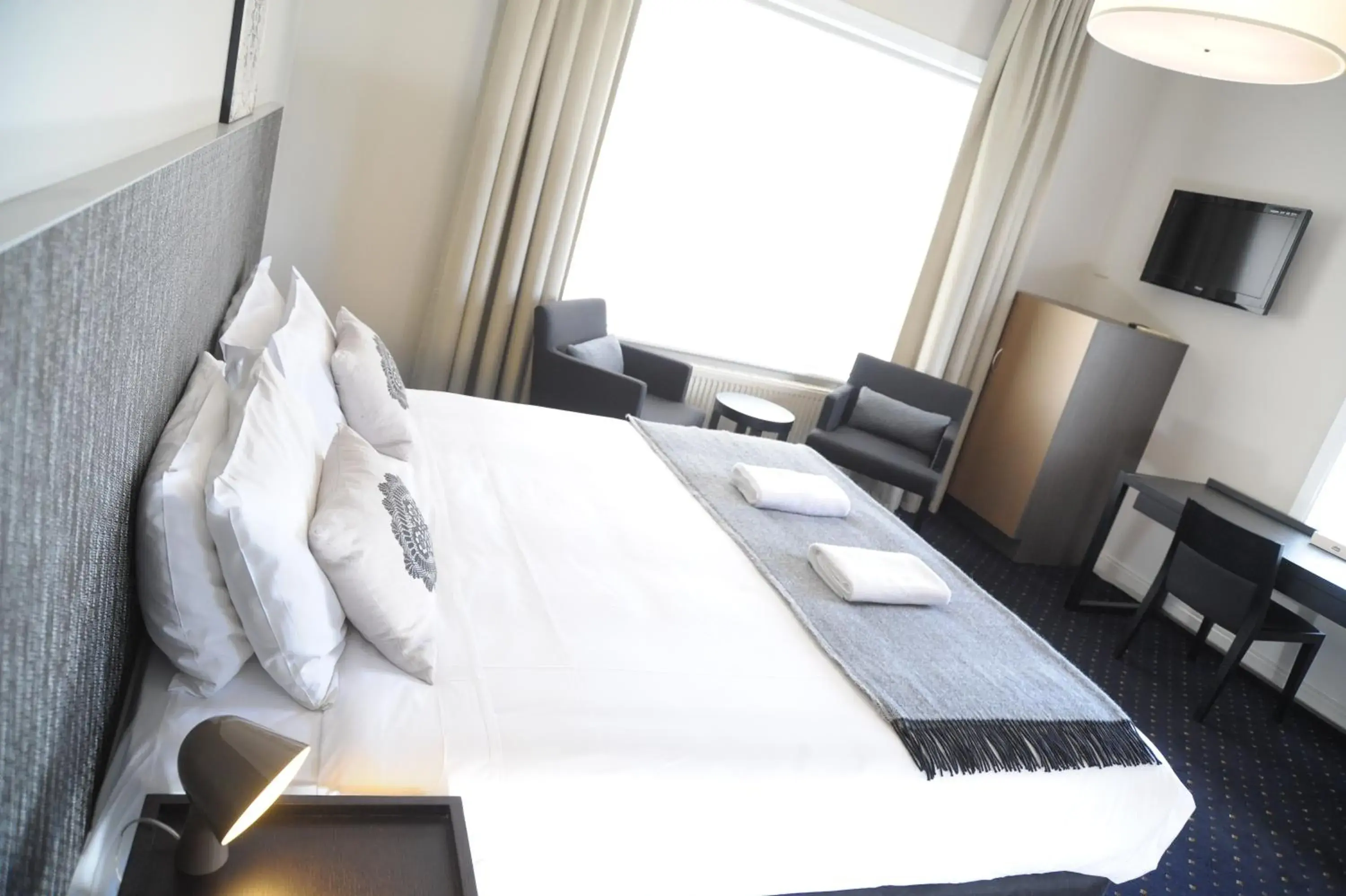 Bedroom, Bed in Sovereign Hill Hotel Bedroom, Bed in Sovereign Hill Hotel