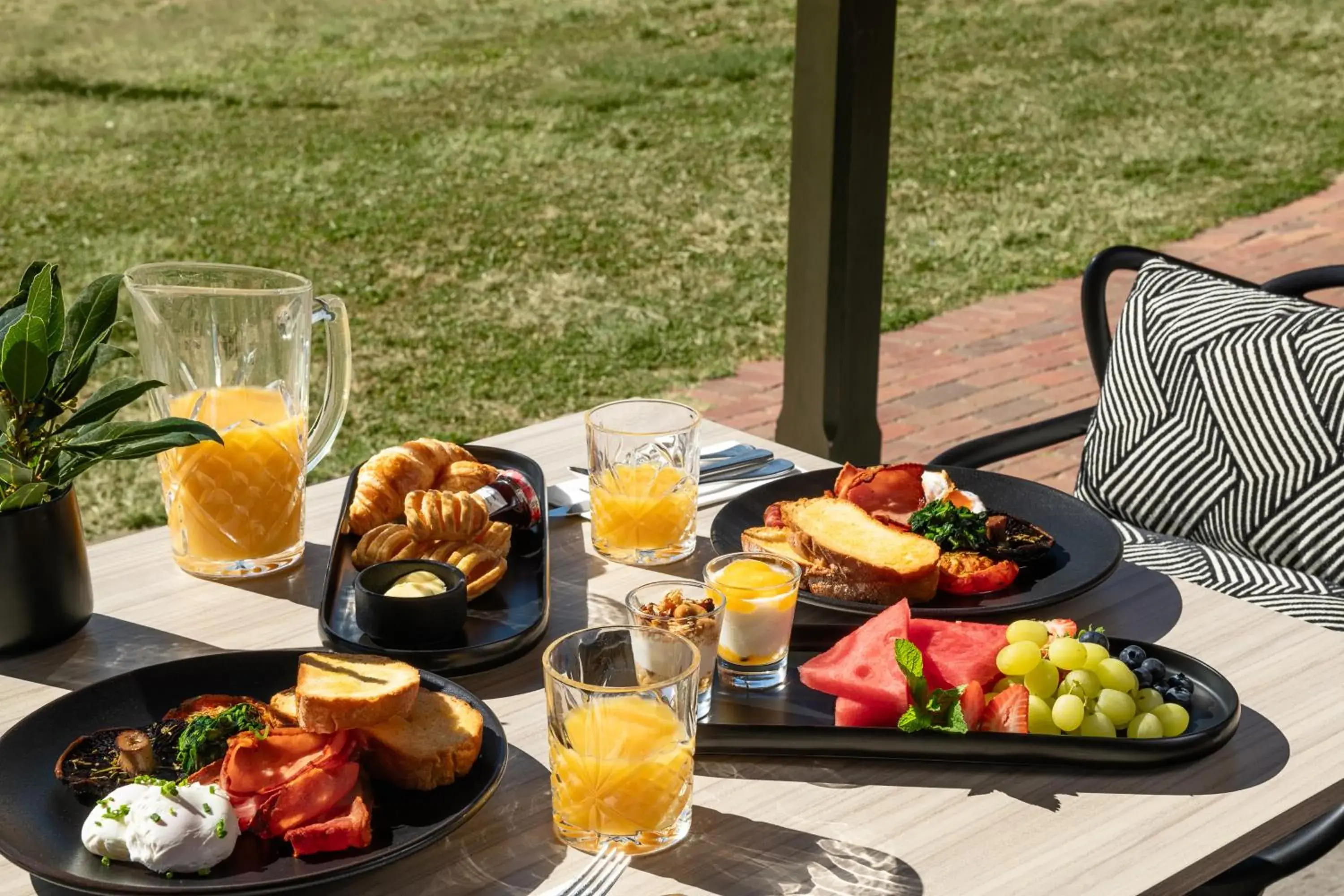 Breakfast in Sovereign Hill Hotel Breakfast in Sovereign Hill Hotel