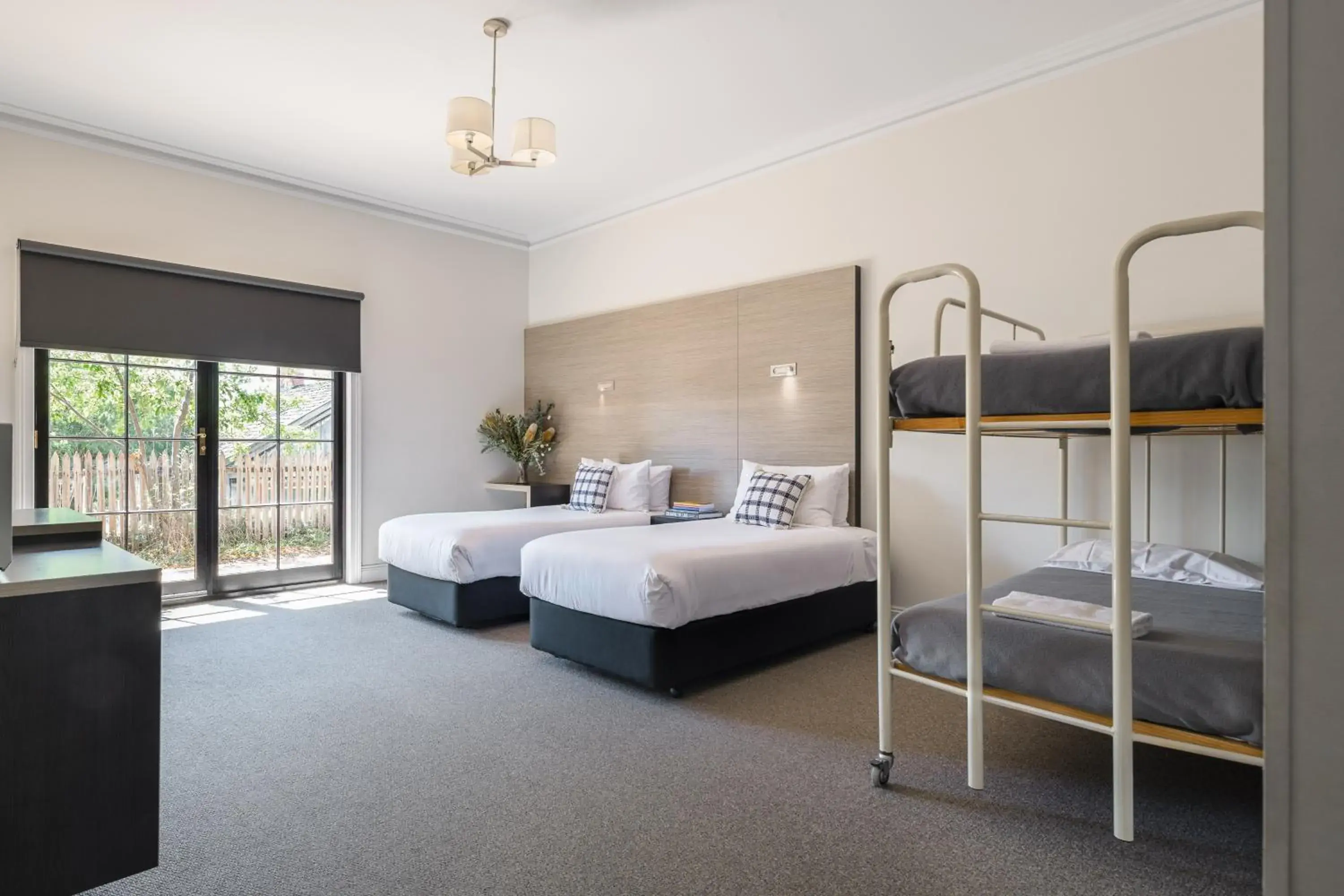 Photo of the whole room, Bed in Sovereign Hill Hotel Photo of the whole room, Bed in Sovereign Hill Hotel