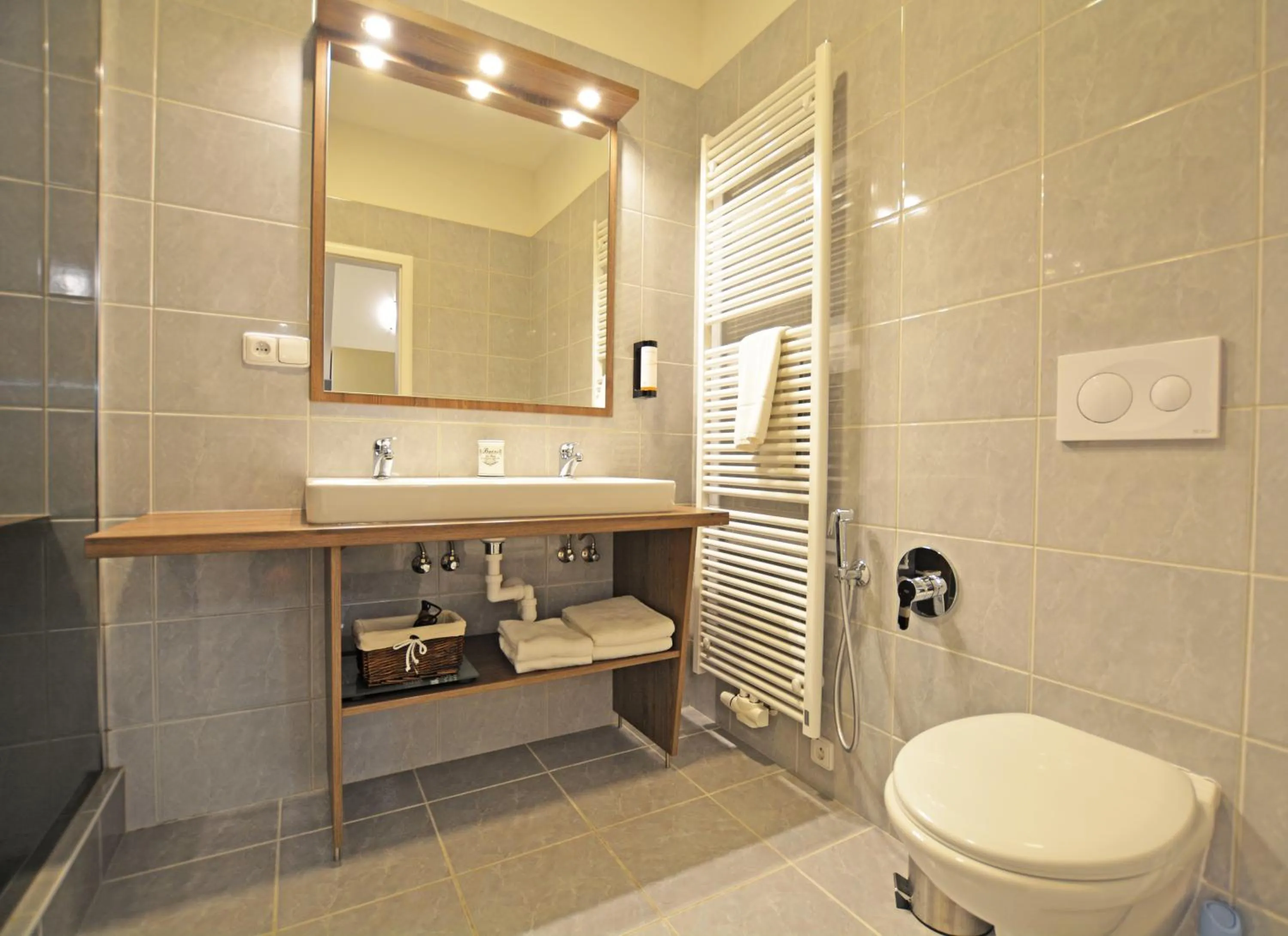 Bathroom in Historic Centre Aparthotel X