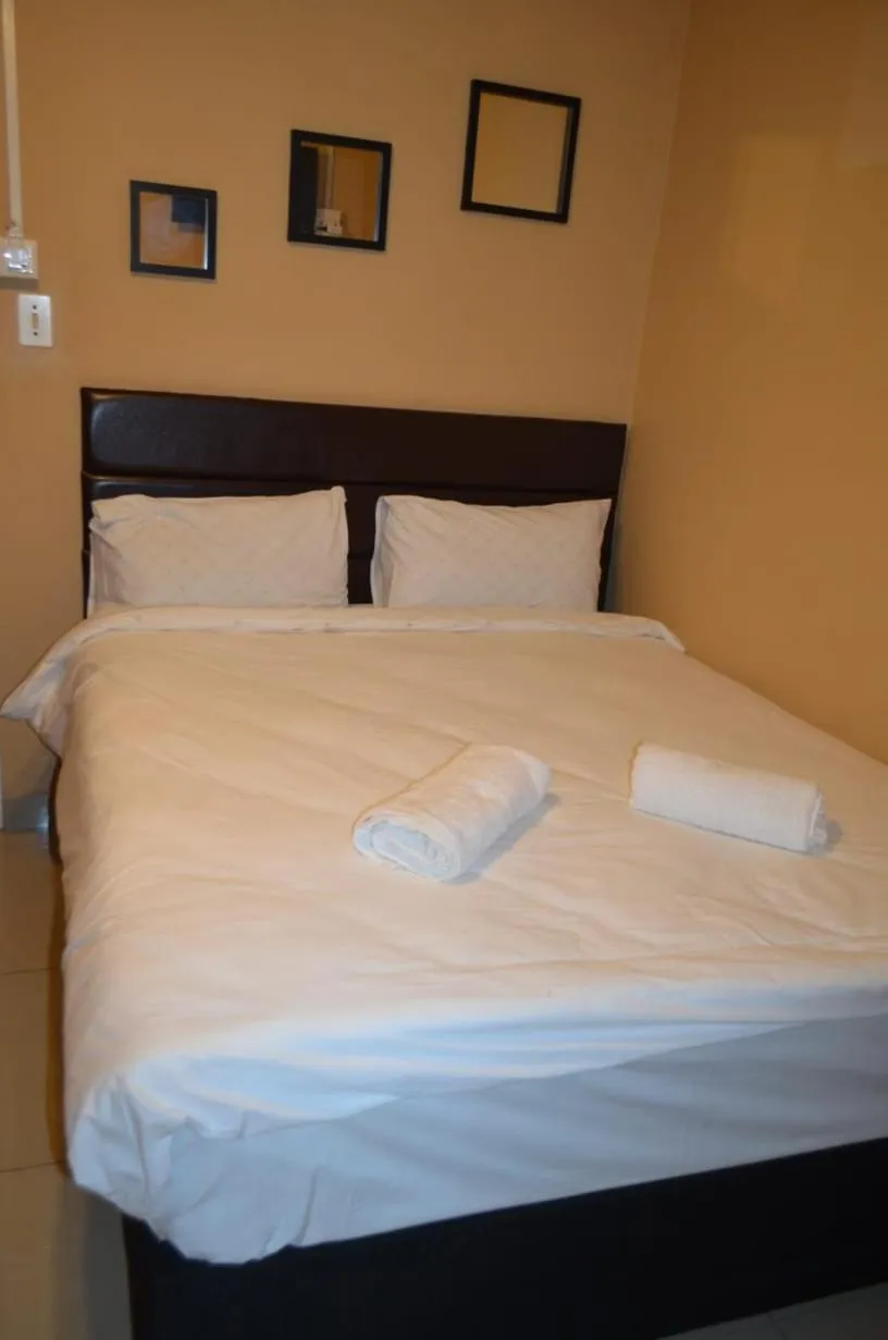 Photo of the whole room, Bed in ST@Y-1-BnB