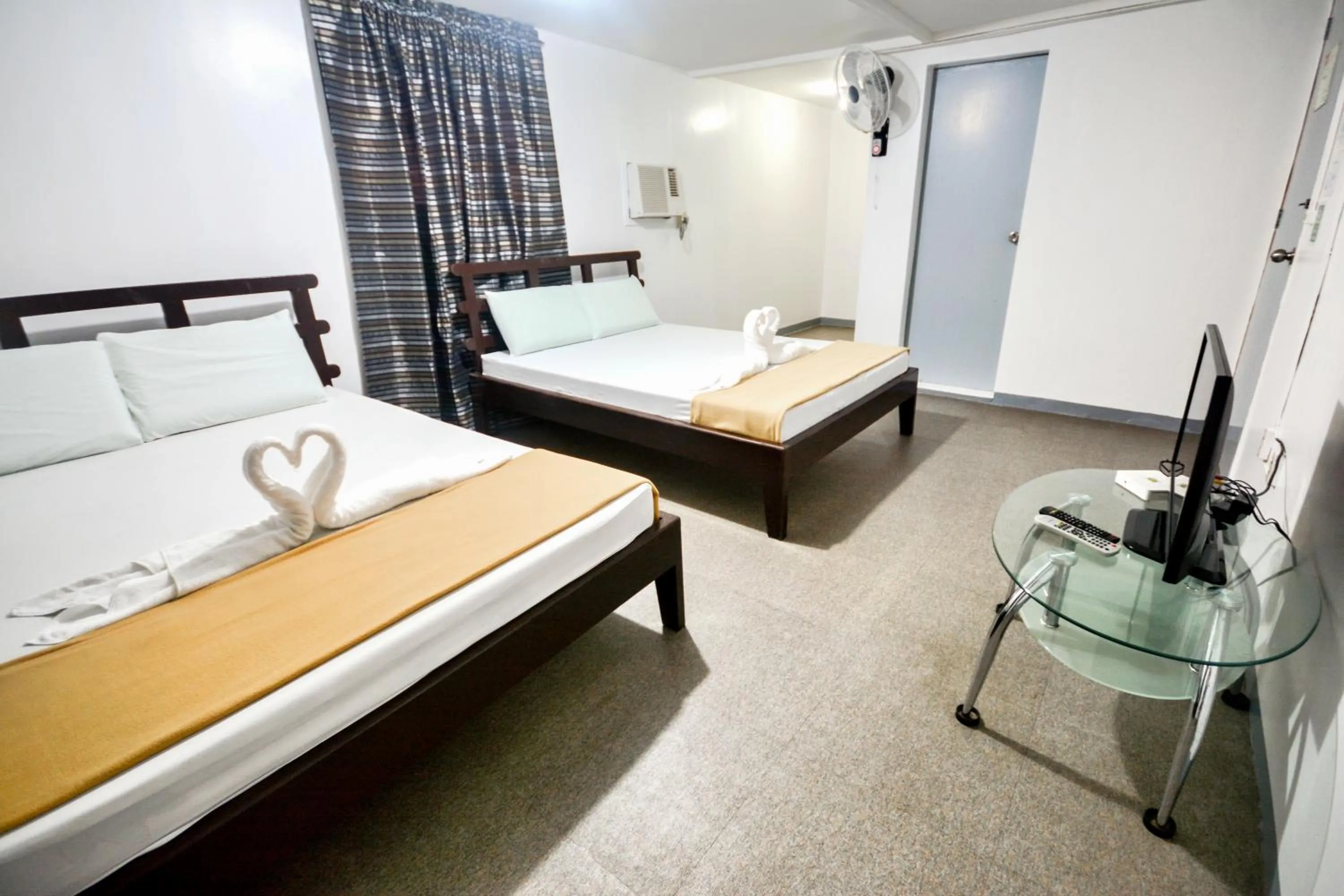 Bedroom, Bed in Boracay Morning Beach Resort