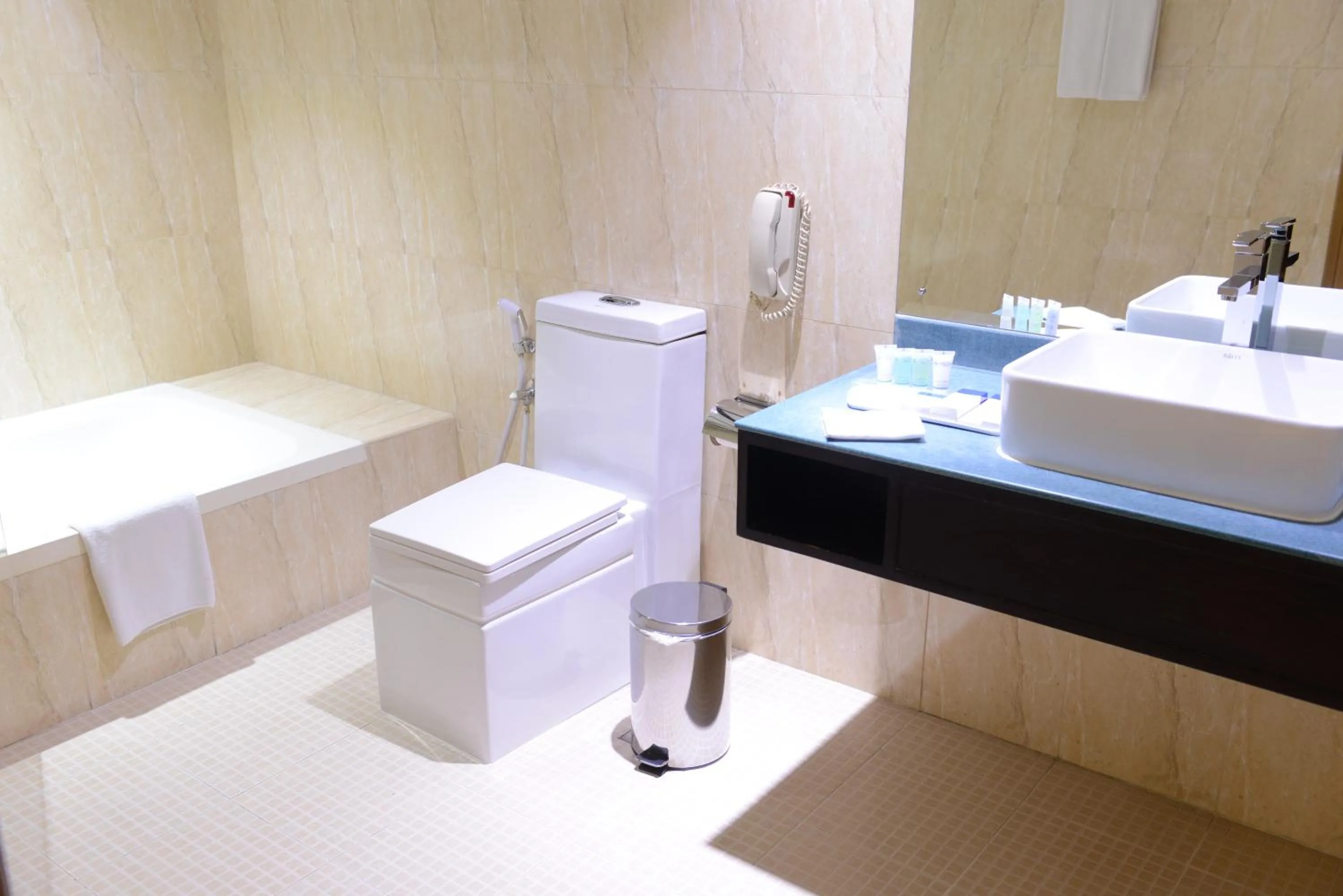 Bathroom in Juffair Gate Hotel