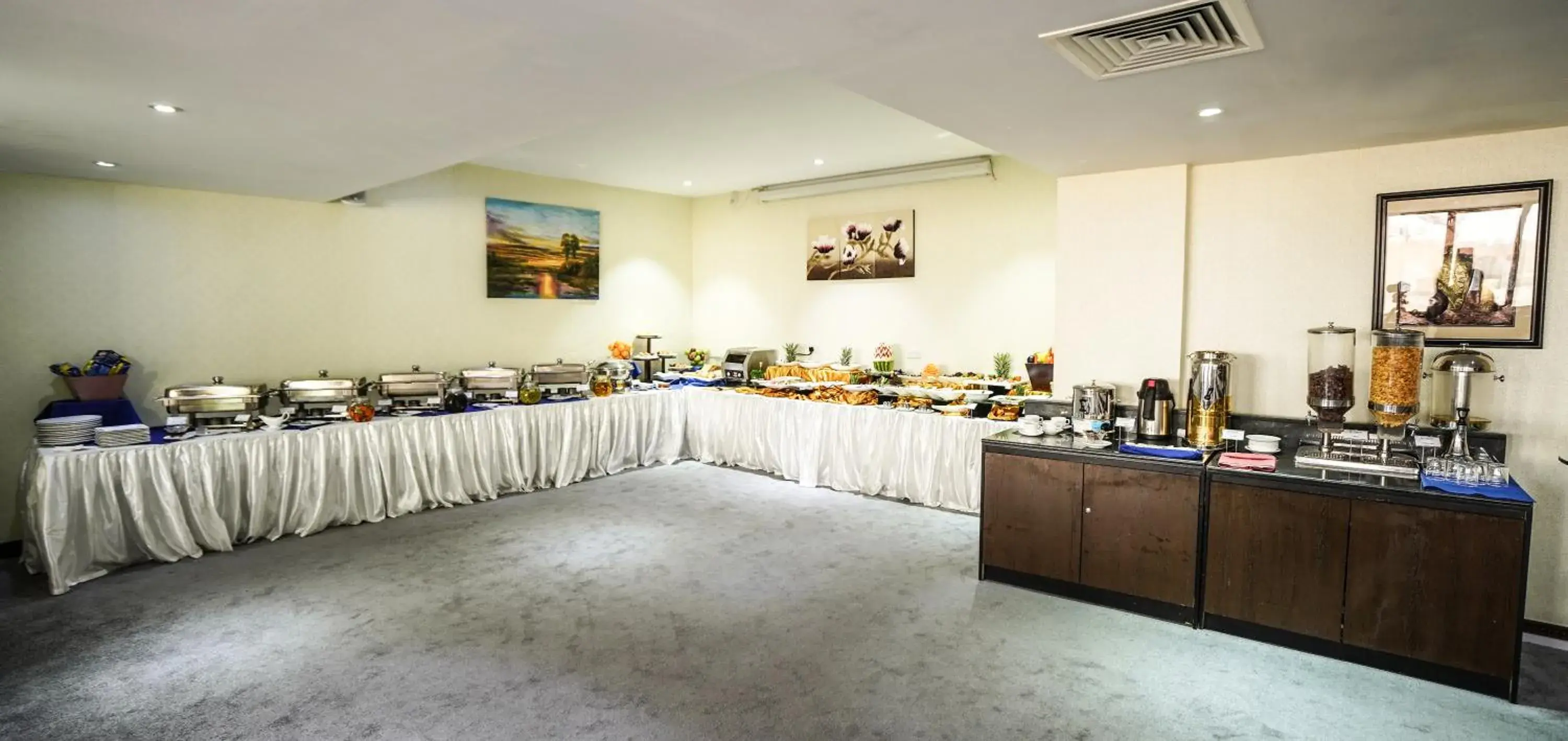 Breakfast in Juffair Gate Hotel Breakfast in Juffair Gate Hotel