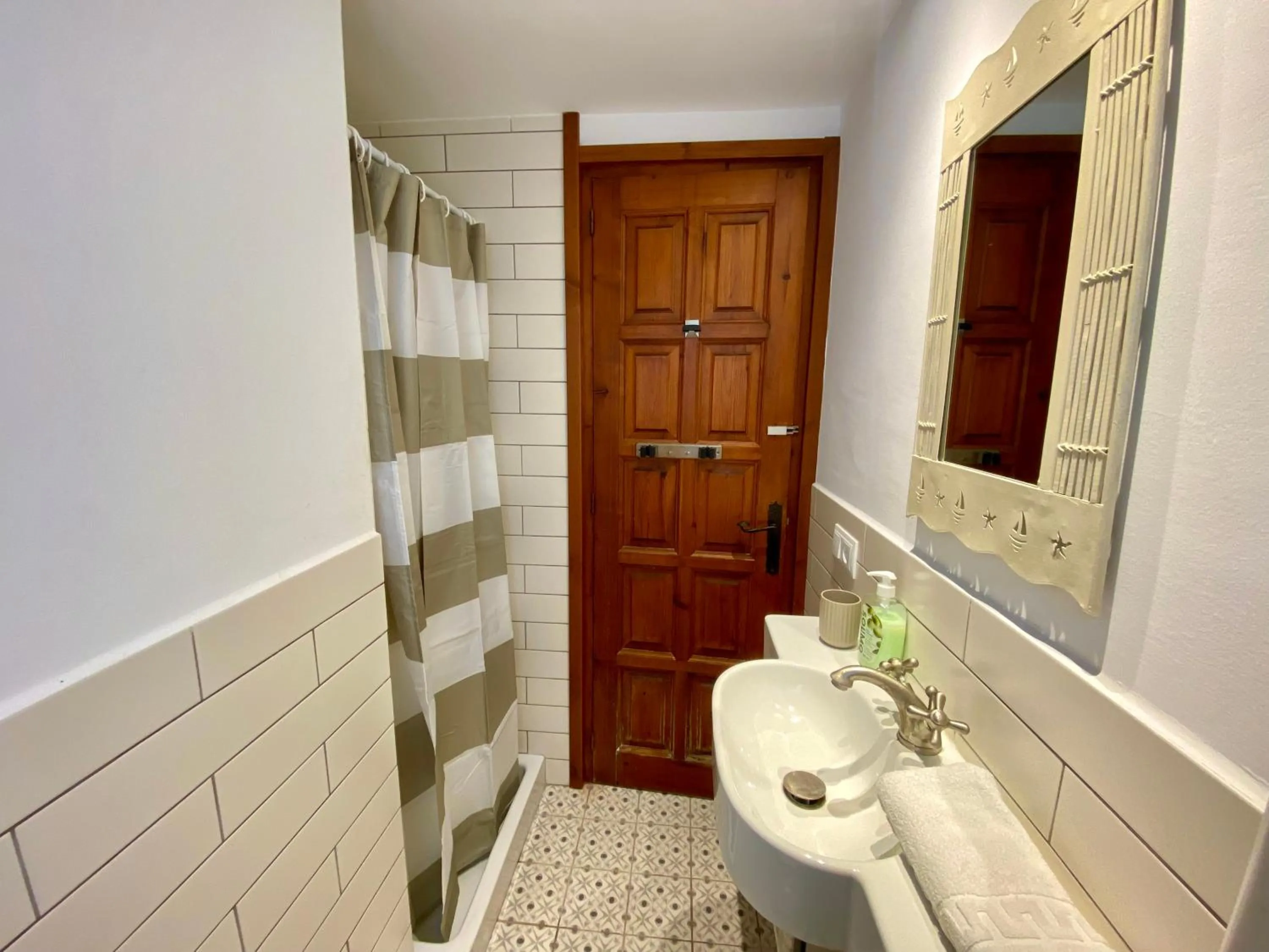 Shower in Spectacular Mediterranean view!