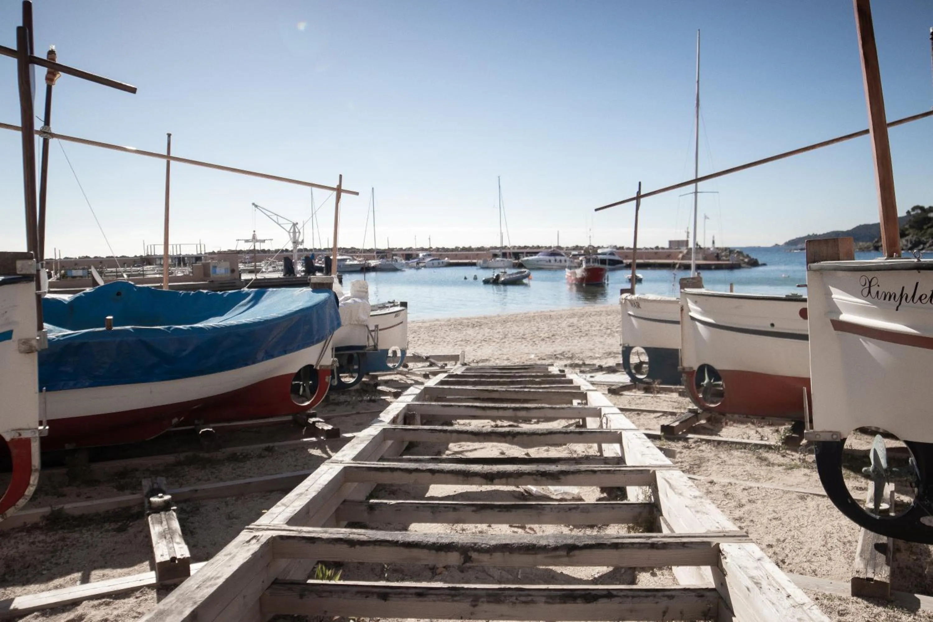 Neighbourhood in Spectacular Mediterranean view!