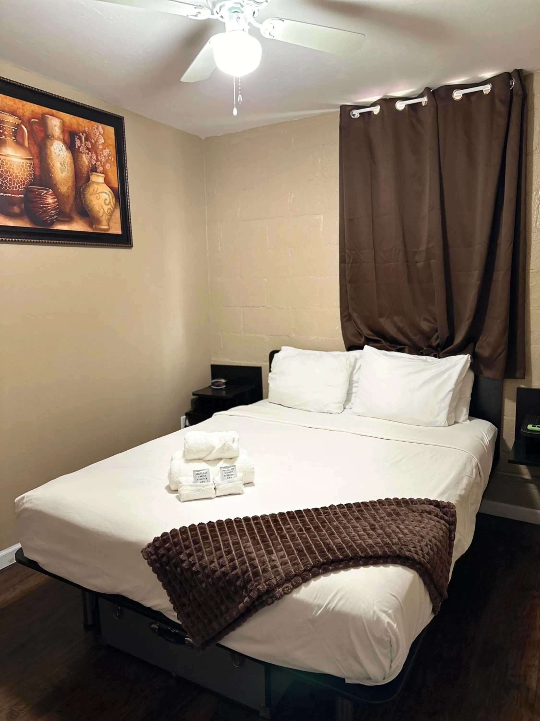 Queen Room in WILLIAMS AZ HOSTEL