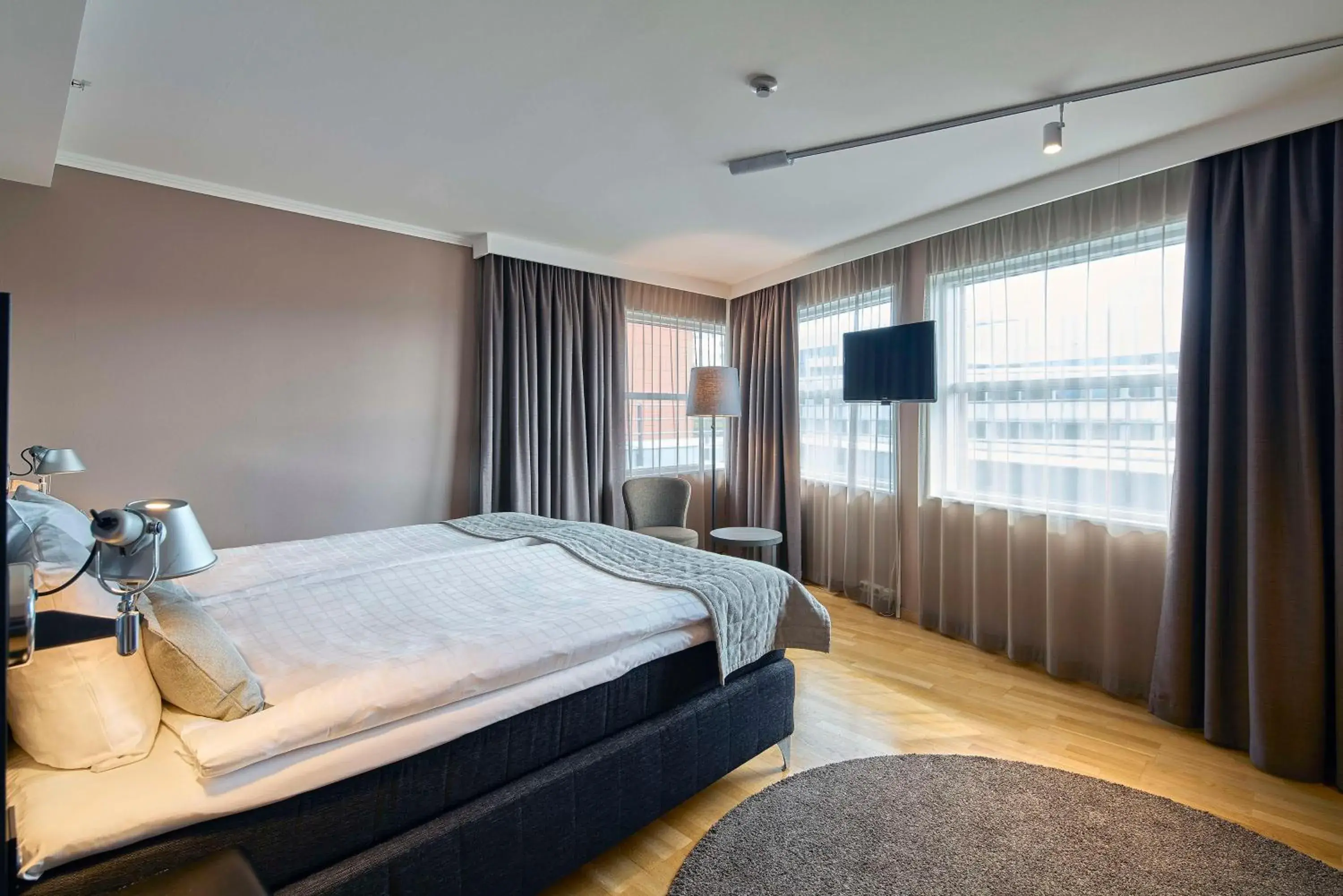 Photo of the whole room, Bed in Scandic Mölndal Photo of the whole room, Bed in Scandic Mölndal