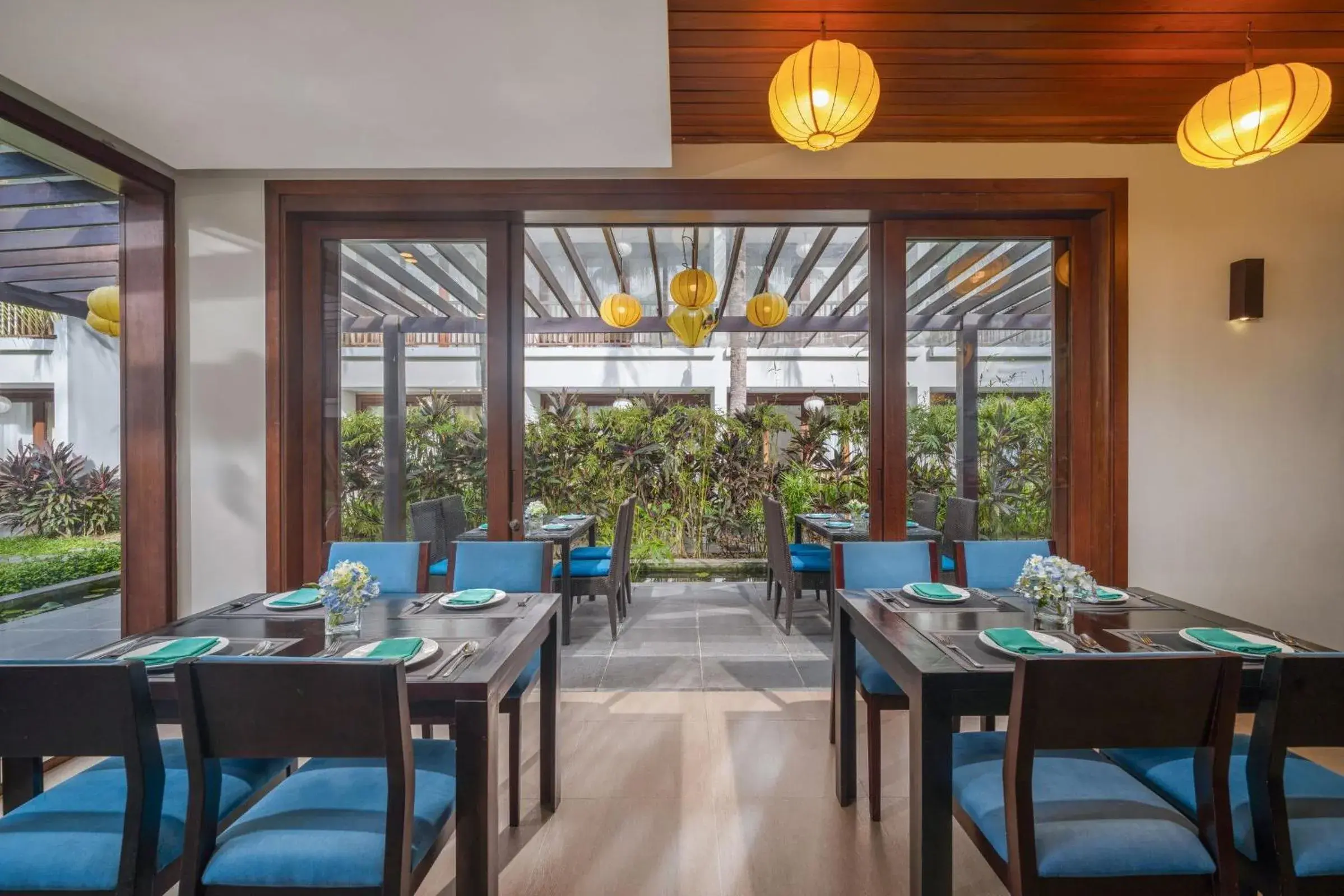 Restaurant/places to eat in Emerald Hoi An Riverside Resort Restaurant/places to eat in Emerald Hoi An Riverside Resort
