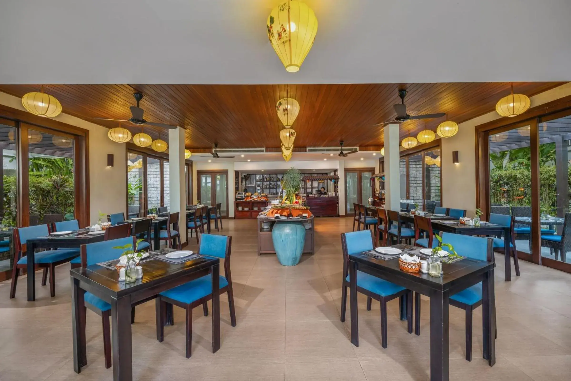 Restaurant/places to eat in Emerald Hoi An Riverside Resort Restaurant/places to eat in Emerald Hoi An Riverside Resort