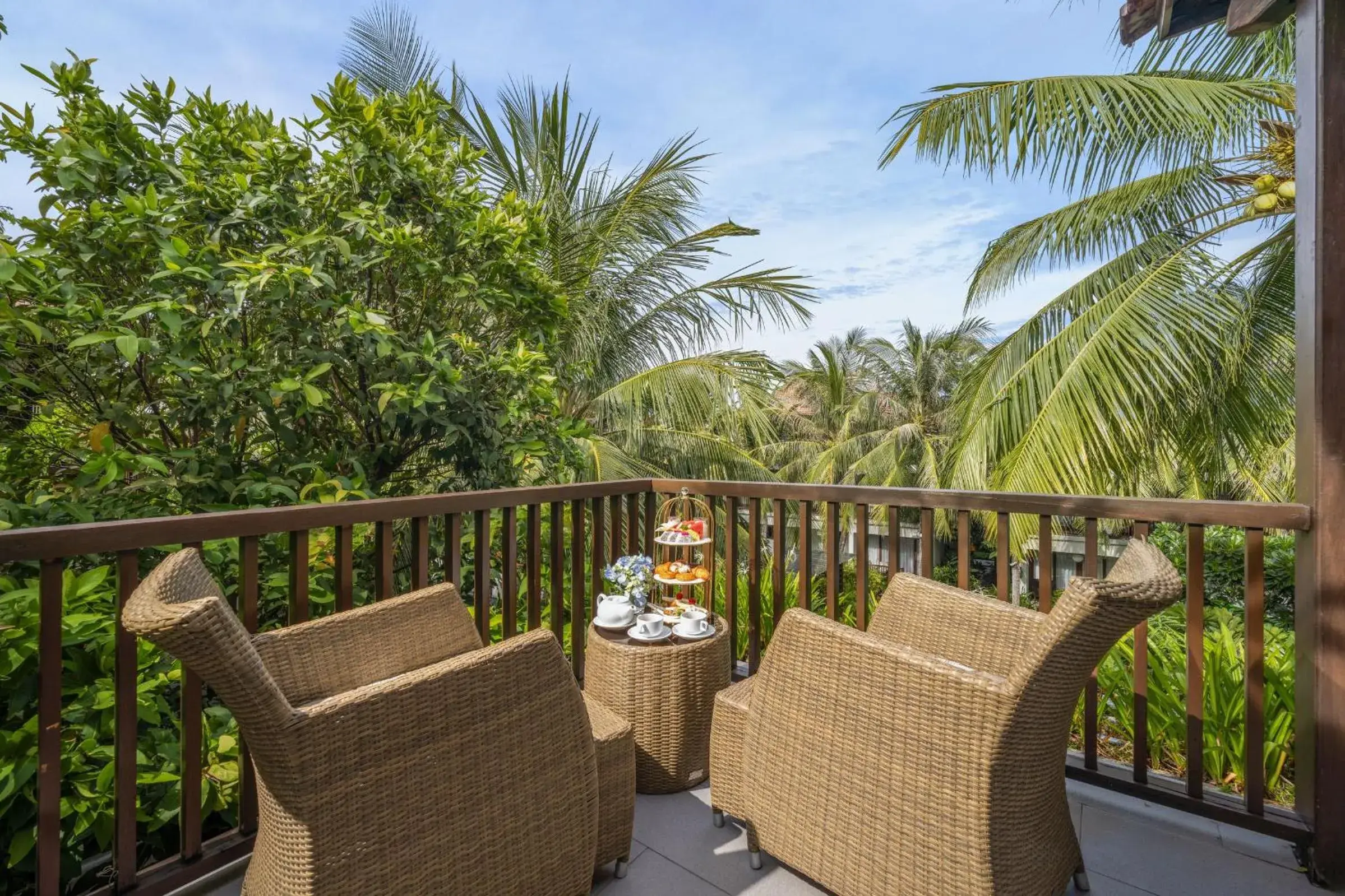 Restaurant/places to eat in Emerald Hoi An Riverside Resort Restaurant/places to eat in Emerald Hoi An Riverside Resort