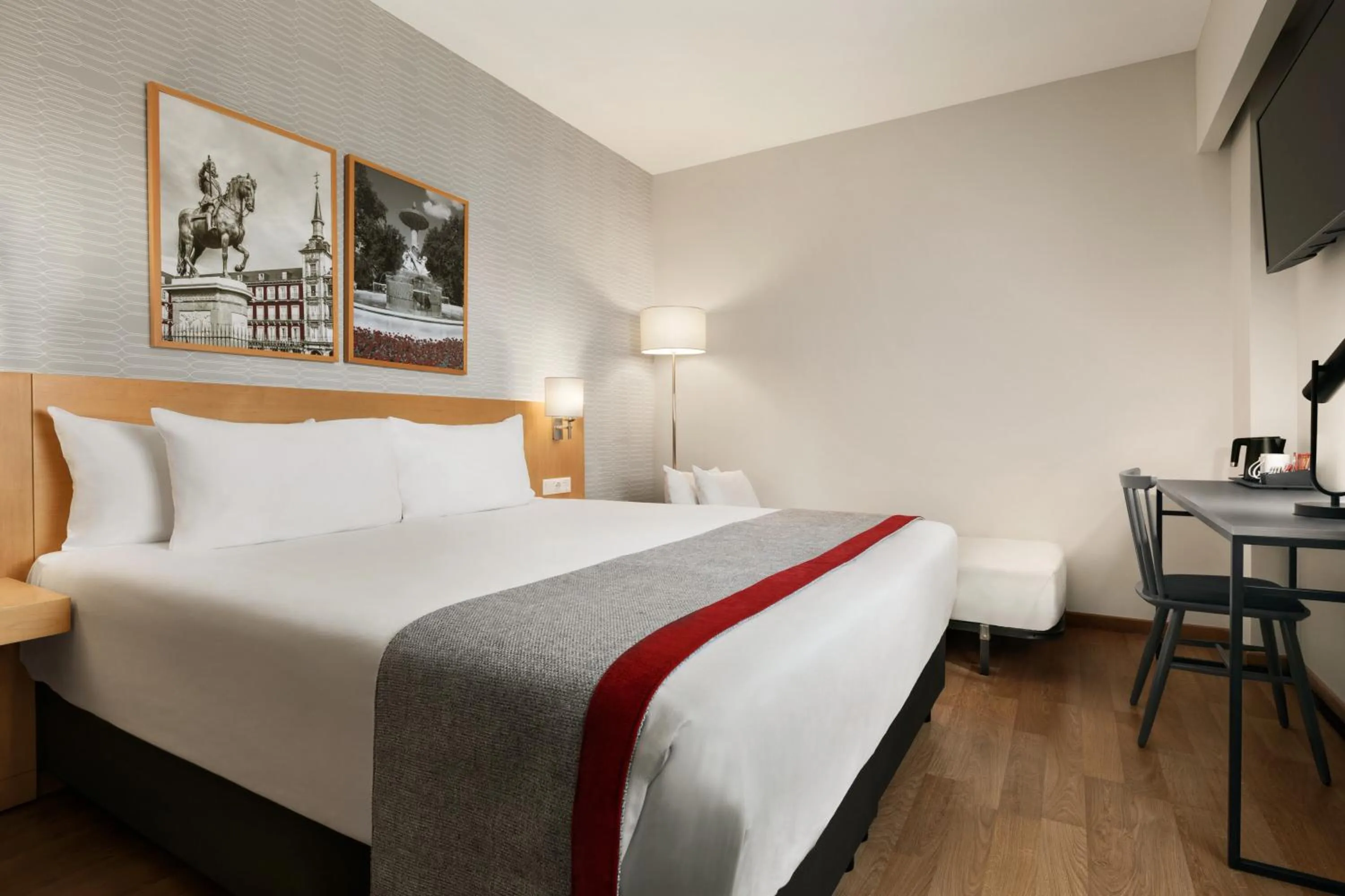 Bed in Ramada by Wyndham Madrid Getafe