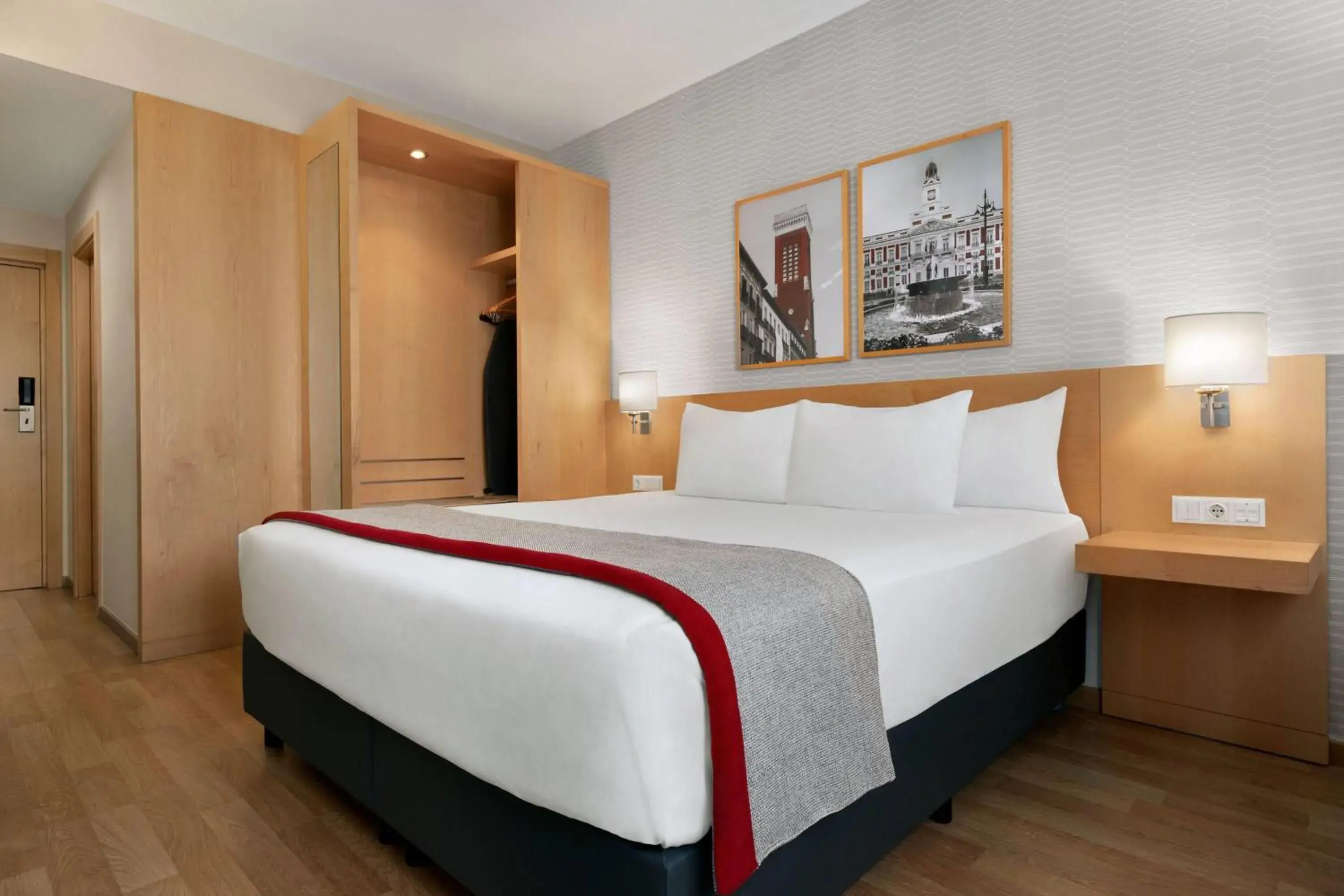 Photo of the whole room, Bed in Ramada by Wyndham Madrid Getafe Photo of the whole room, Bed in Ramada by Wyndham Madrid Getafe