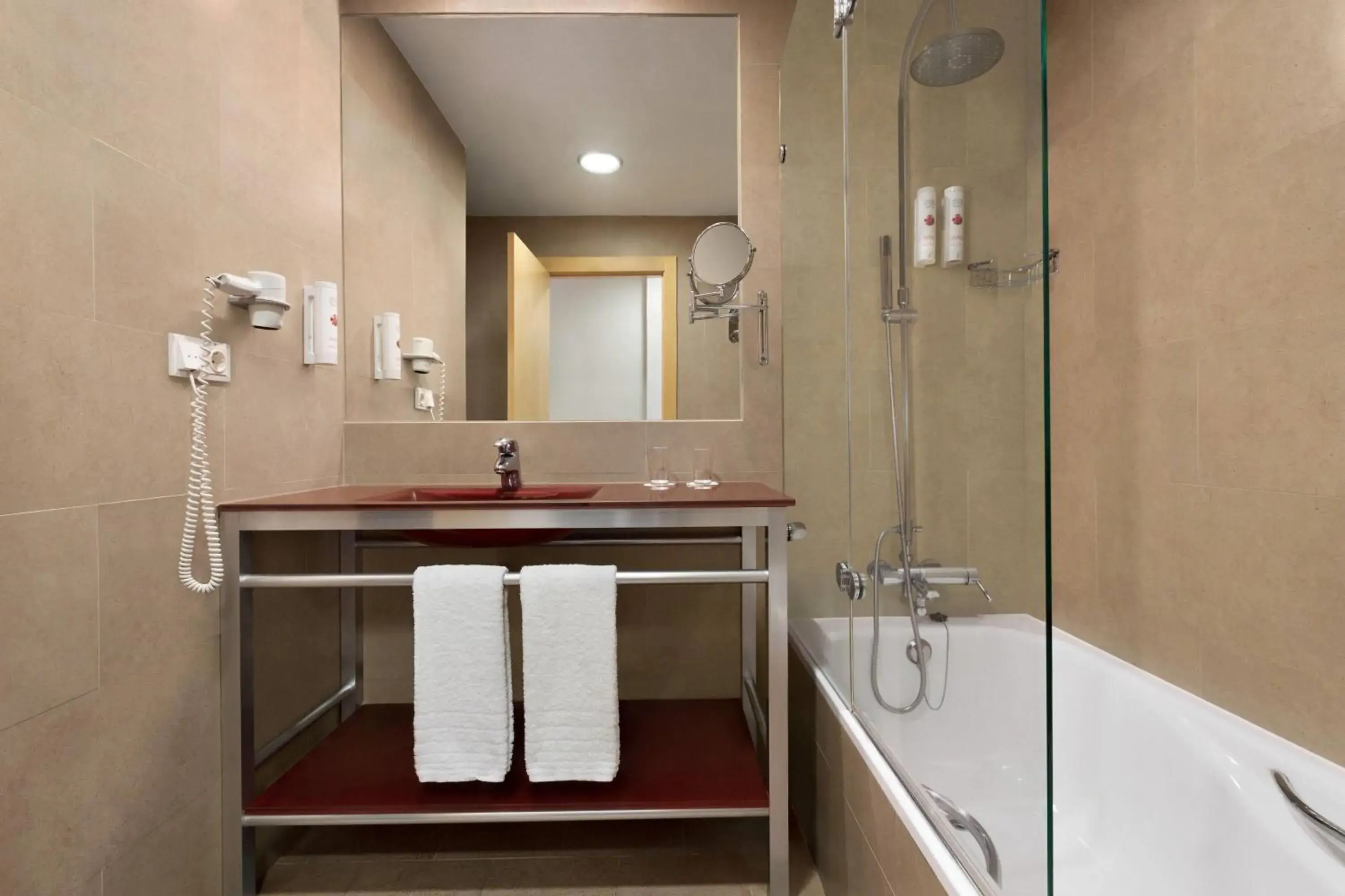 Bathroom in Ramada by Wyndham Madrid Getafe Bathroom in Ramada by Wyndham Madrid Getafe