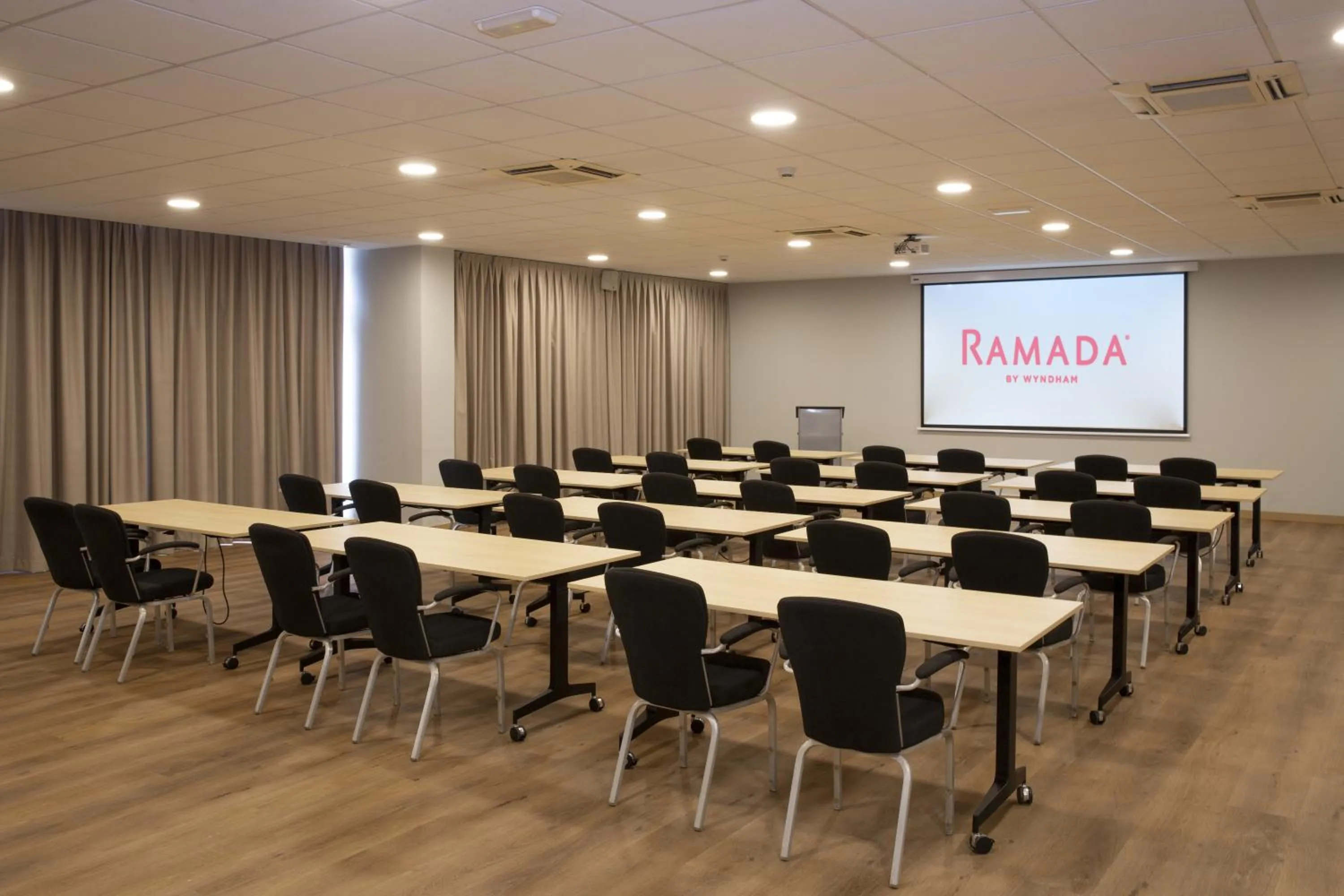 Business facilities in Ramada by Wyndham Madrid Getafe