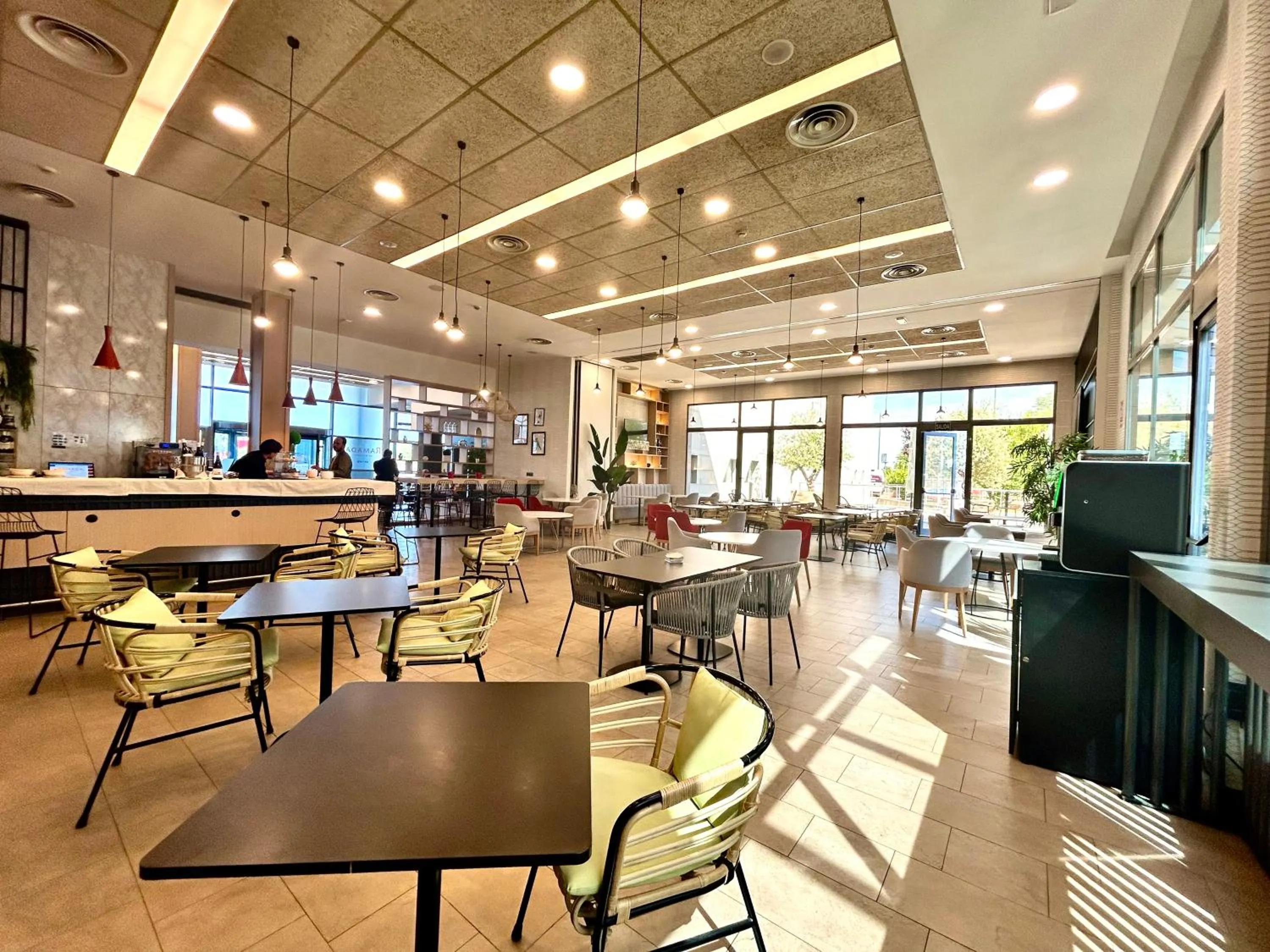 Restaurant/places to eat in Ramada by Wyndham Madrid Getafe