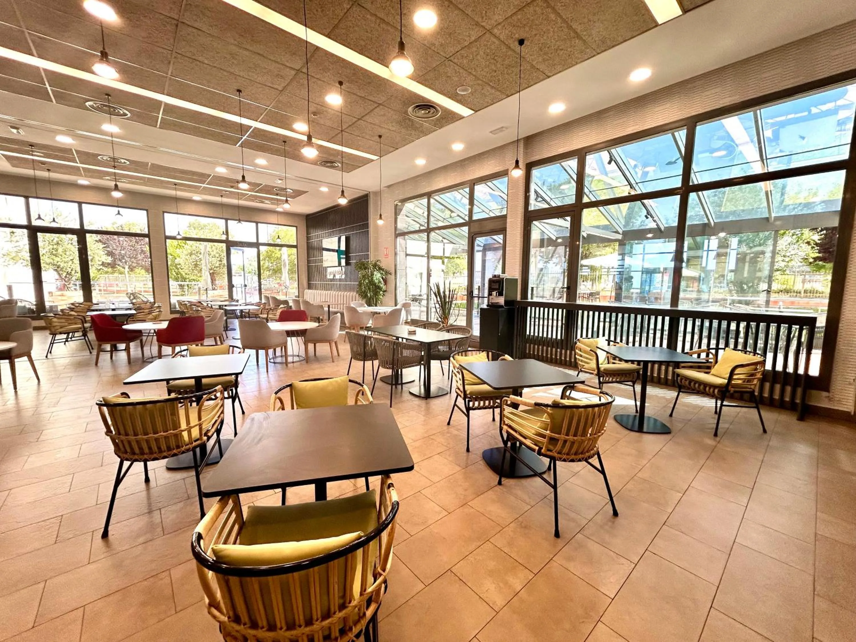 Restaurant/places to eat in Ramada by Wyndham Madrid Getafe