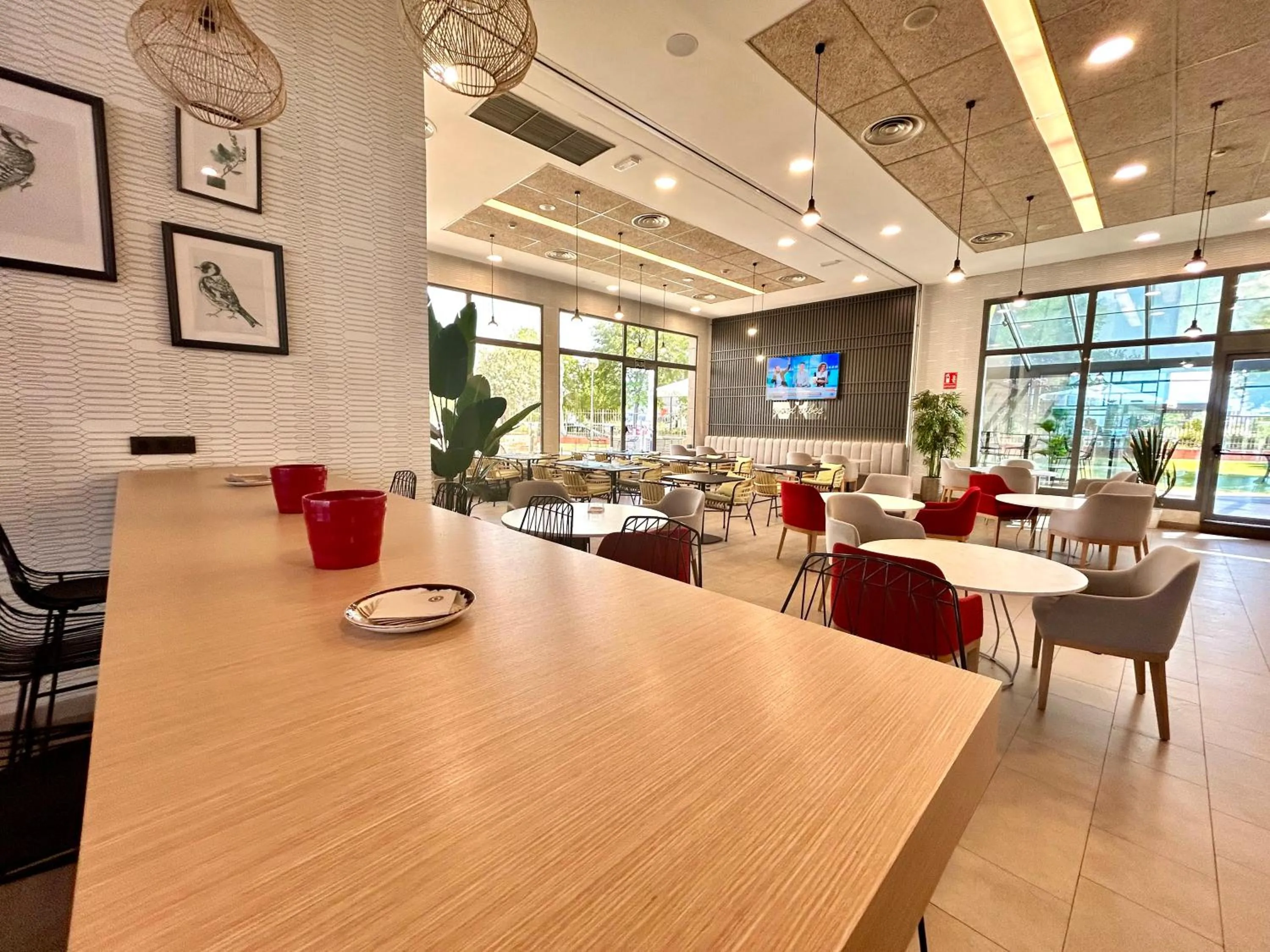 Restaurant/places to eat in Ramada by Wyndham Madrid Getafe