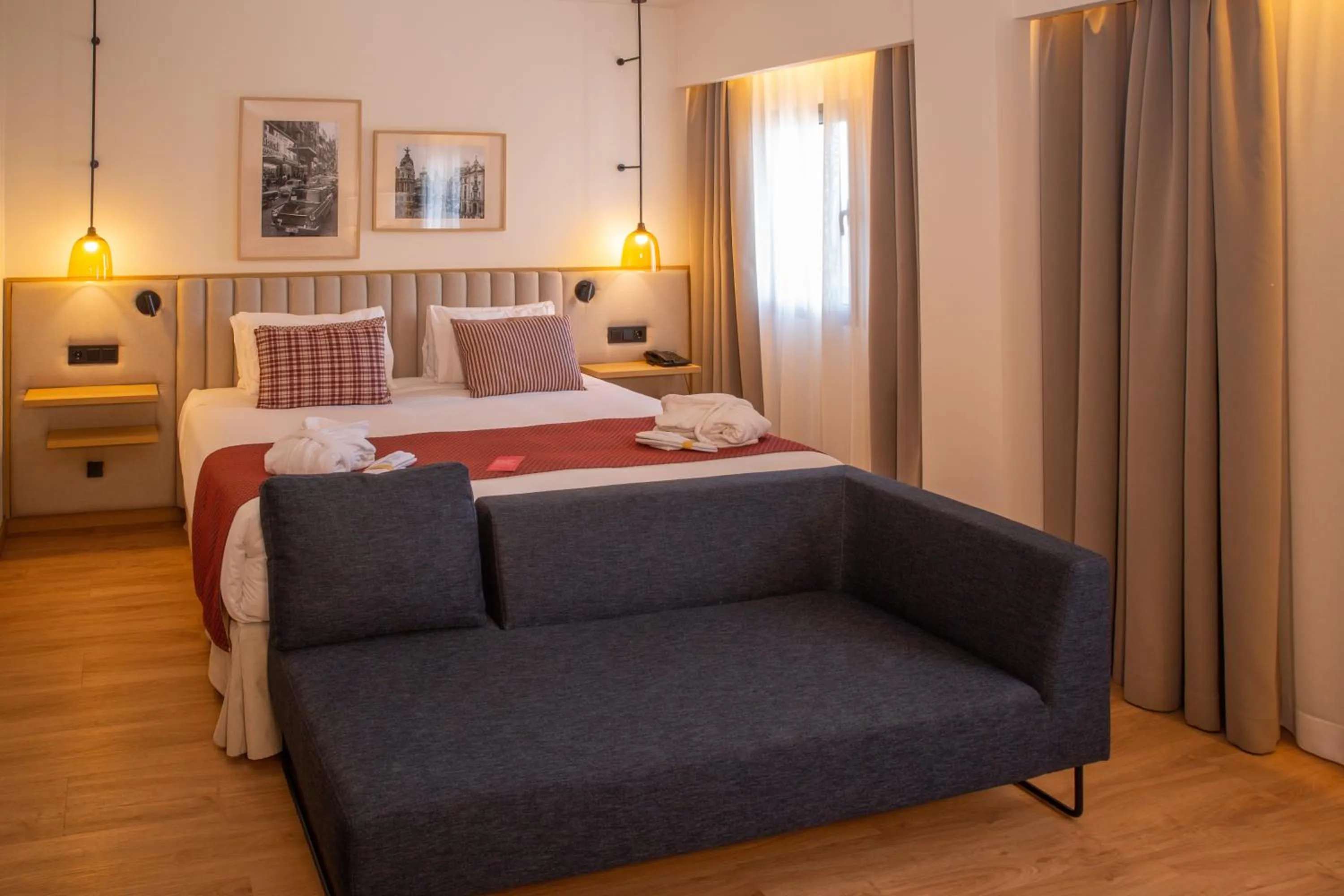 Decorative detail, Bed in Ramada by Wyndham Madrid Getafe