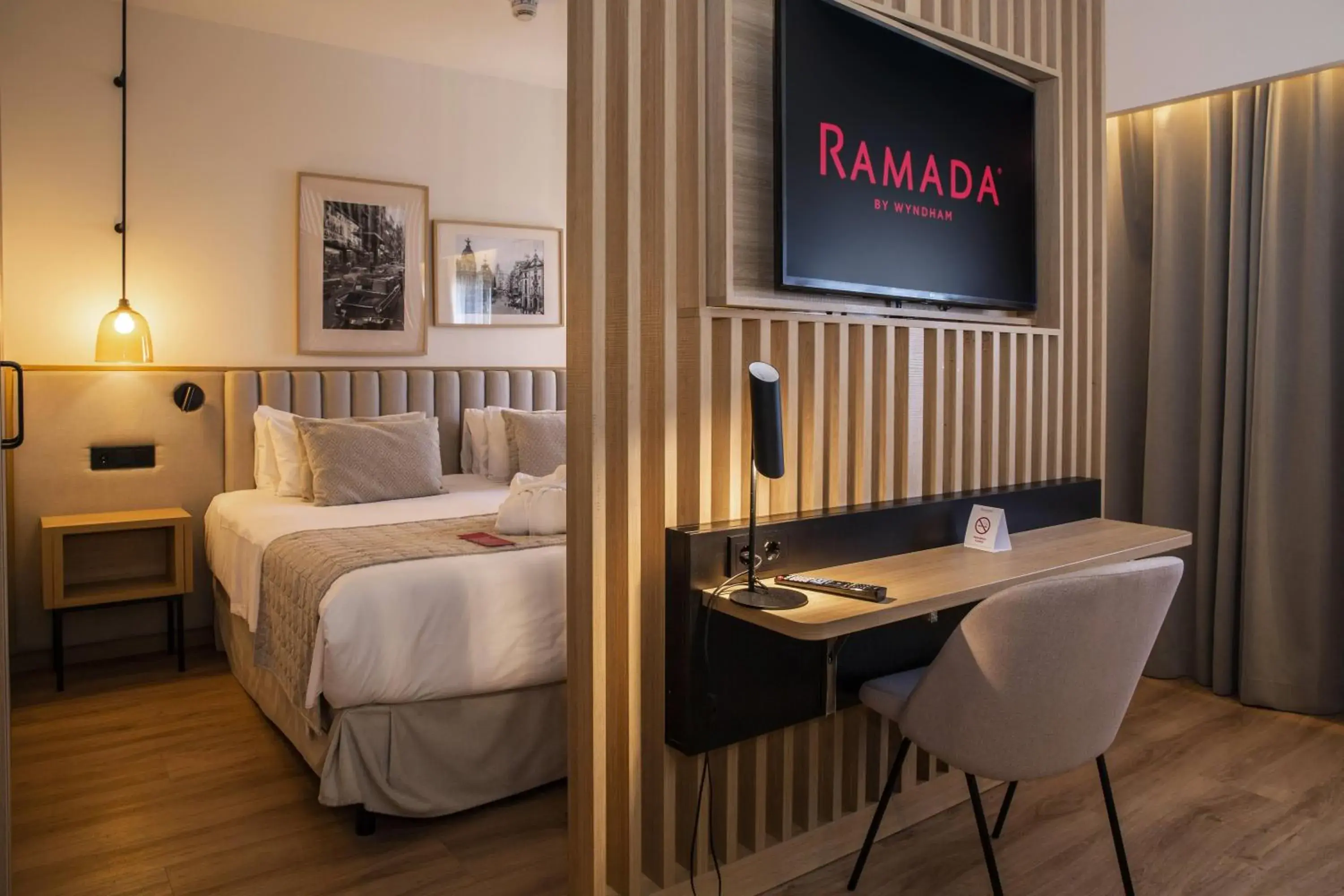Photo of the whole room, Bed in Ramada by Wyndham Madrid Getafe Photo of the whole room, Bed in Ramada by Wyndham Madrid Getafe