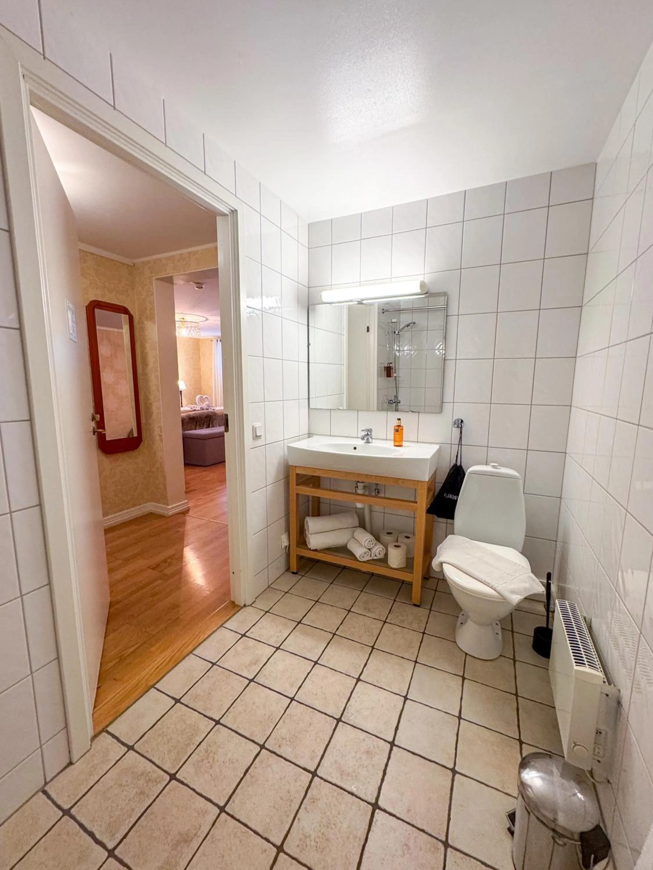 Vänerport Lakefront Hotell