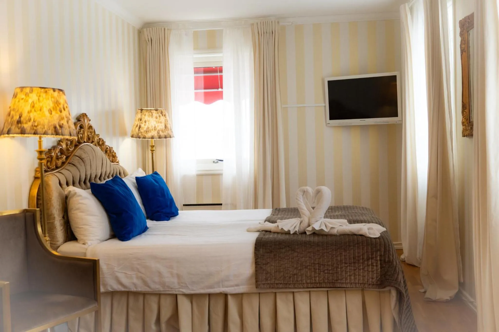 Bed in Vänerport Lakefront Hotell