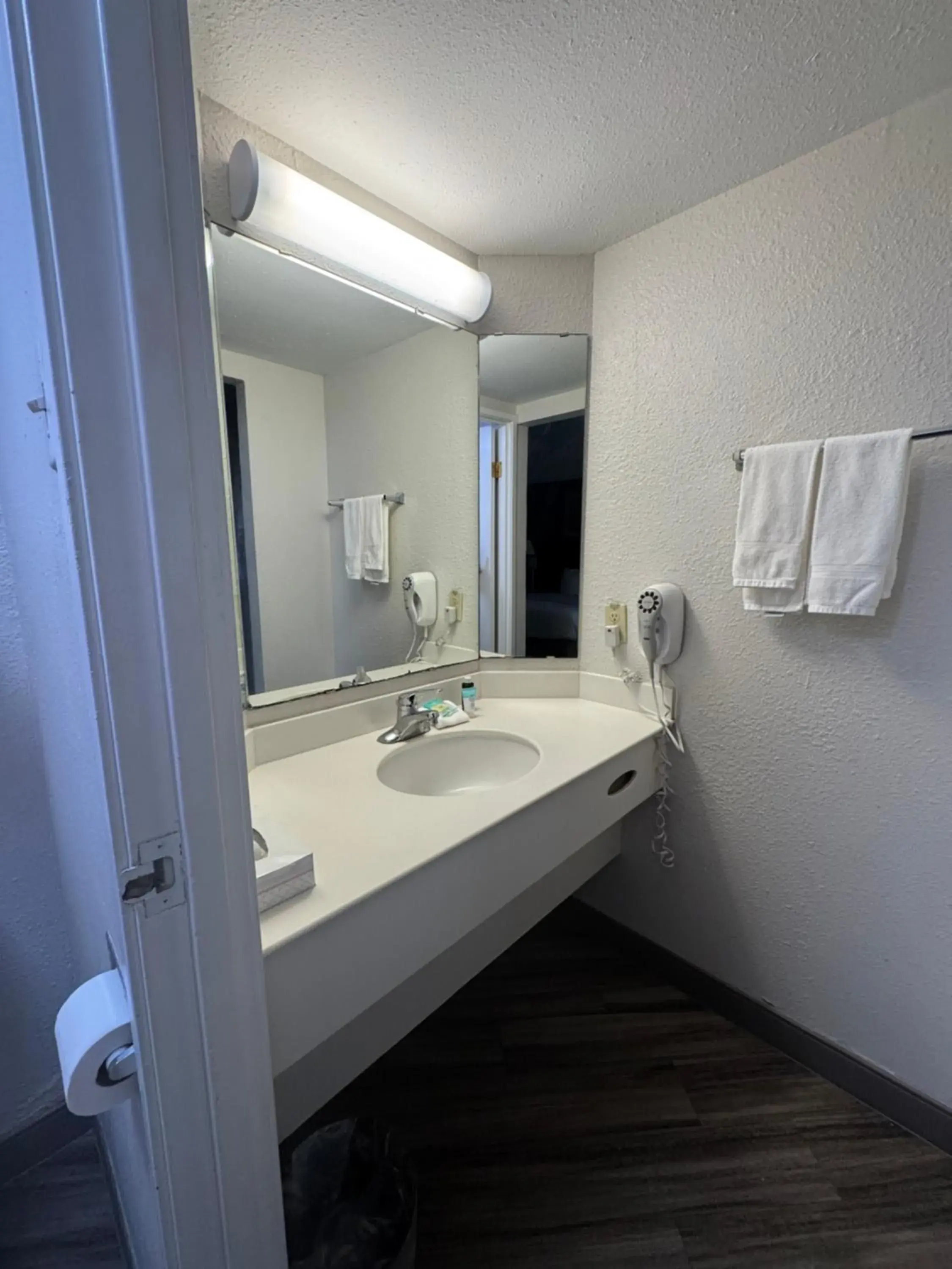 Bathroom in Rodeway Inn Bathroom in Rodeway Inn