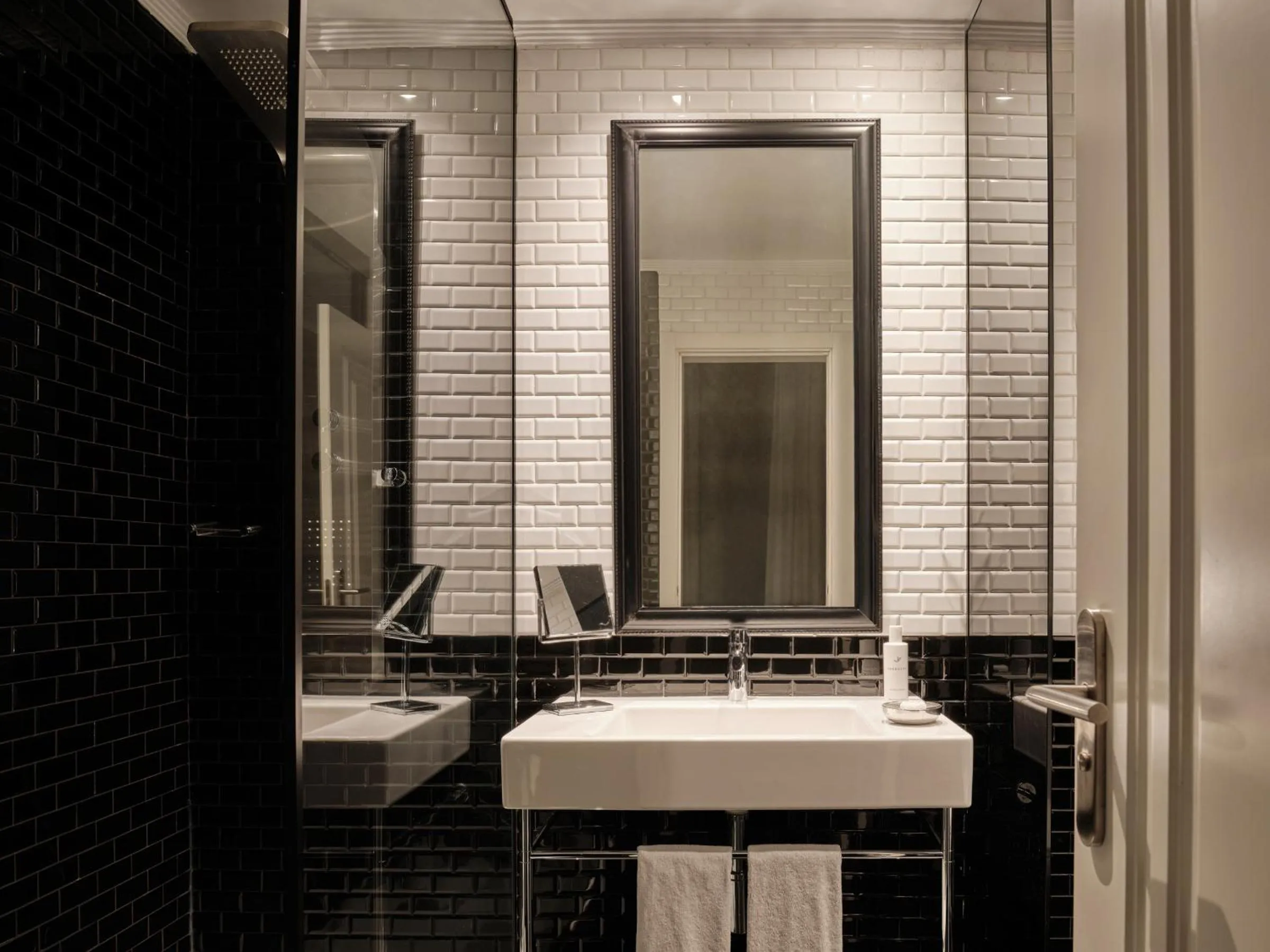 Bathroom in The Principal Madrid, Small Luxury Hotels