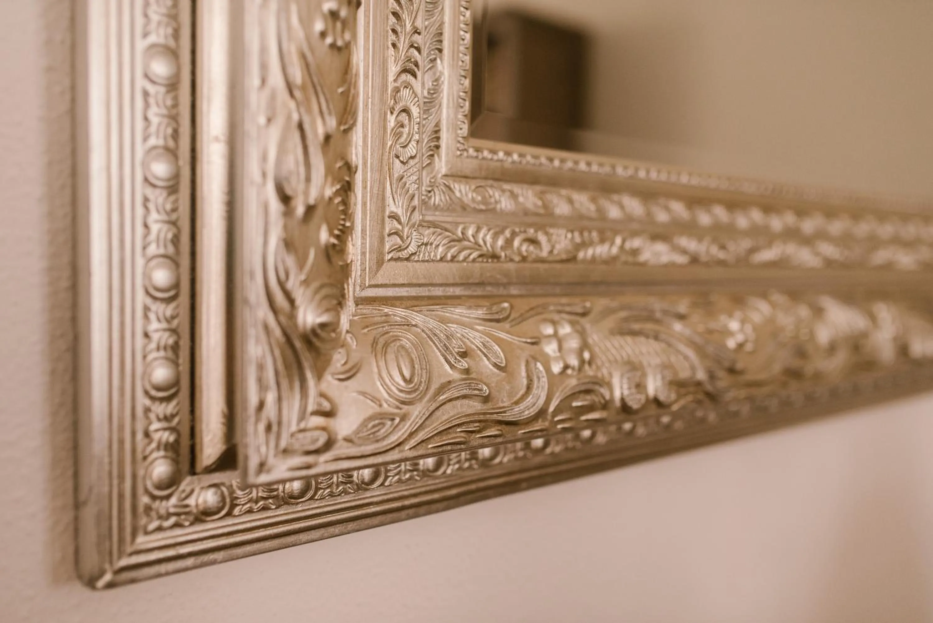 Alameda Amor Suite by Valcambre