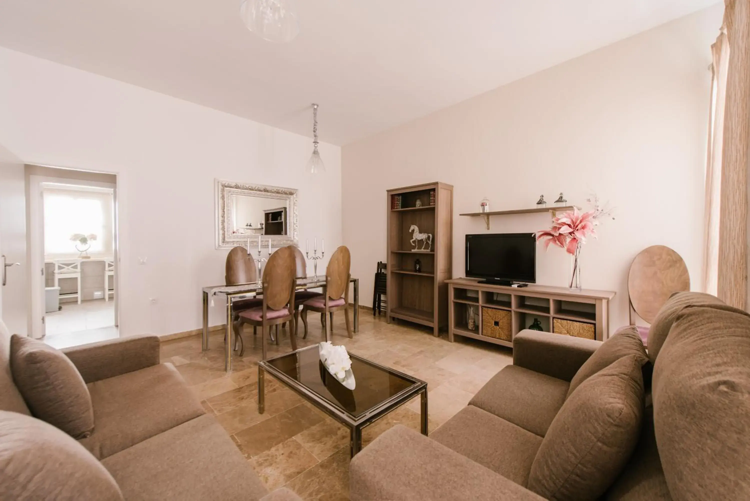 Alameda Amor Suite by Valcambre Alameda Amor Suite by Valcambre