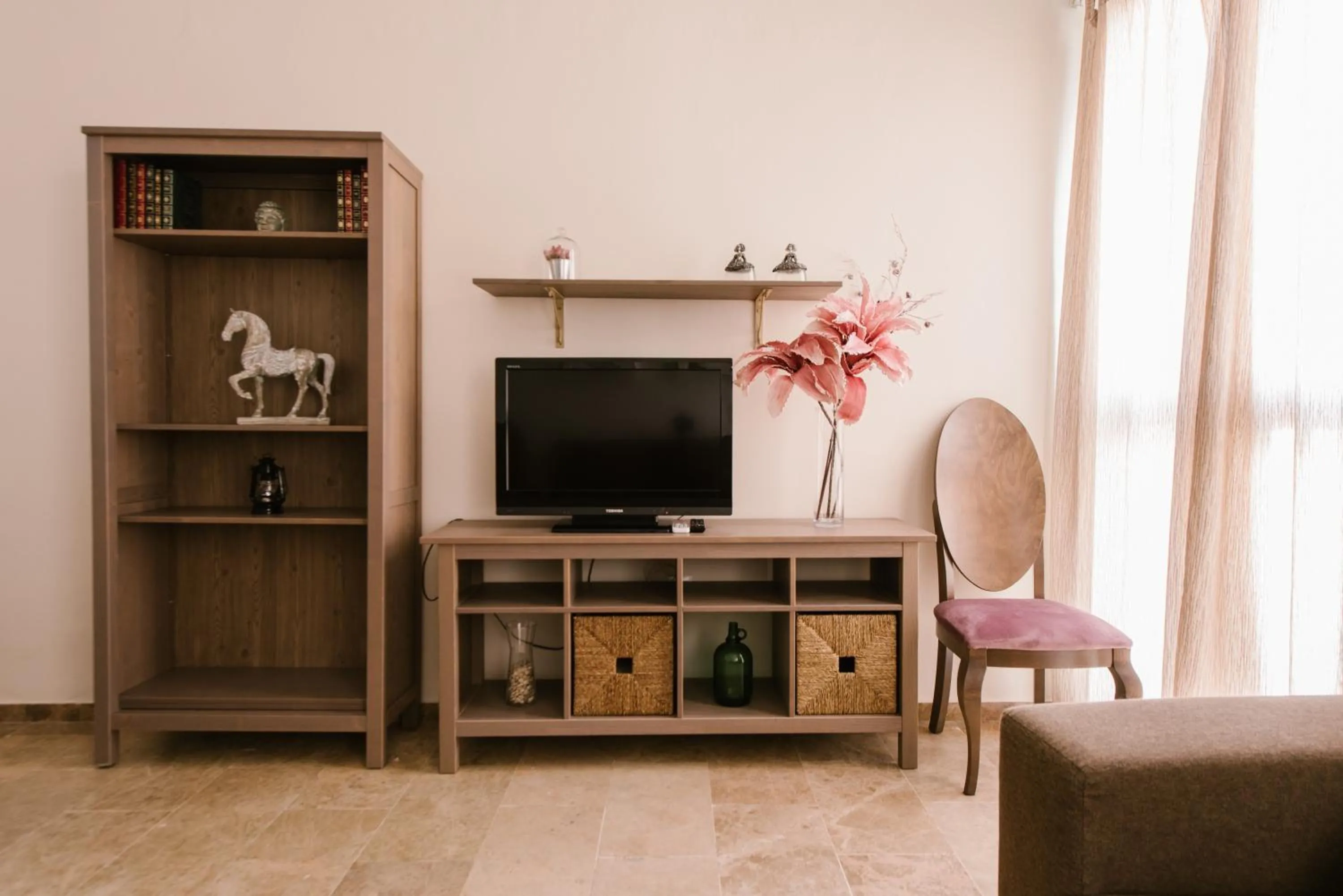 Alameda Amor Suite by Valcambre