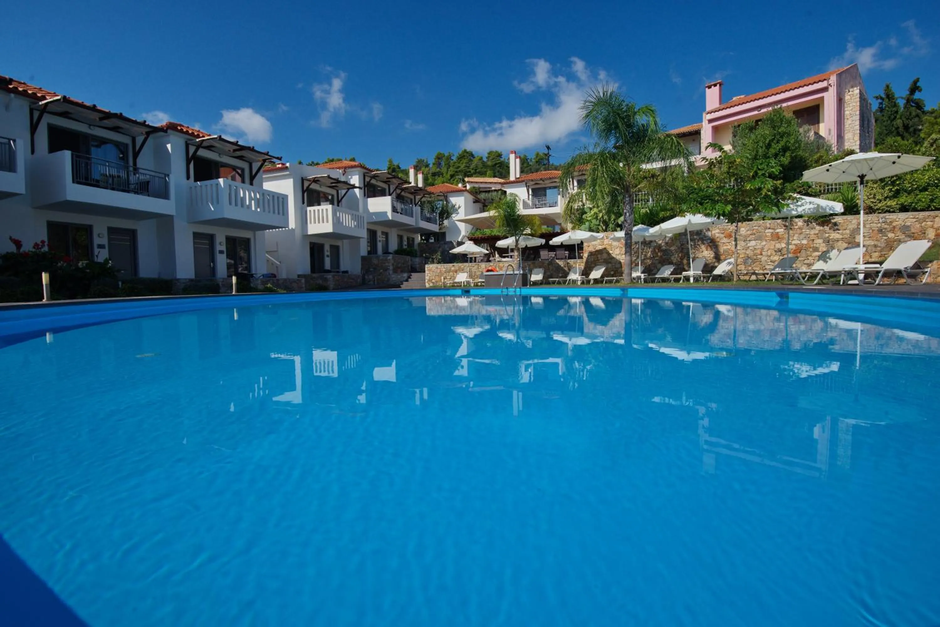 Swimming pool in 4epoches