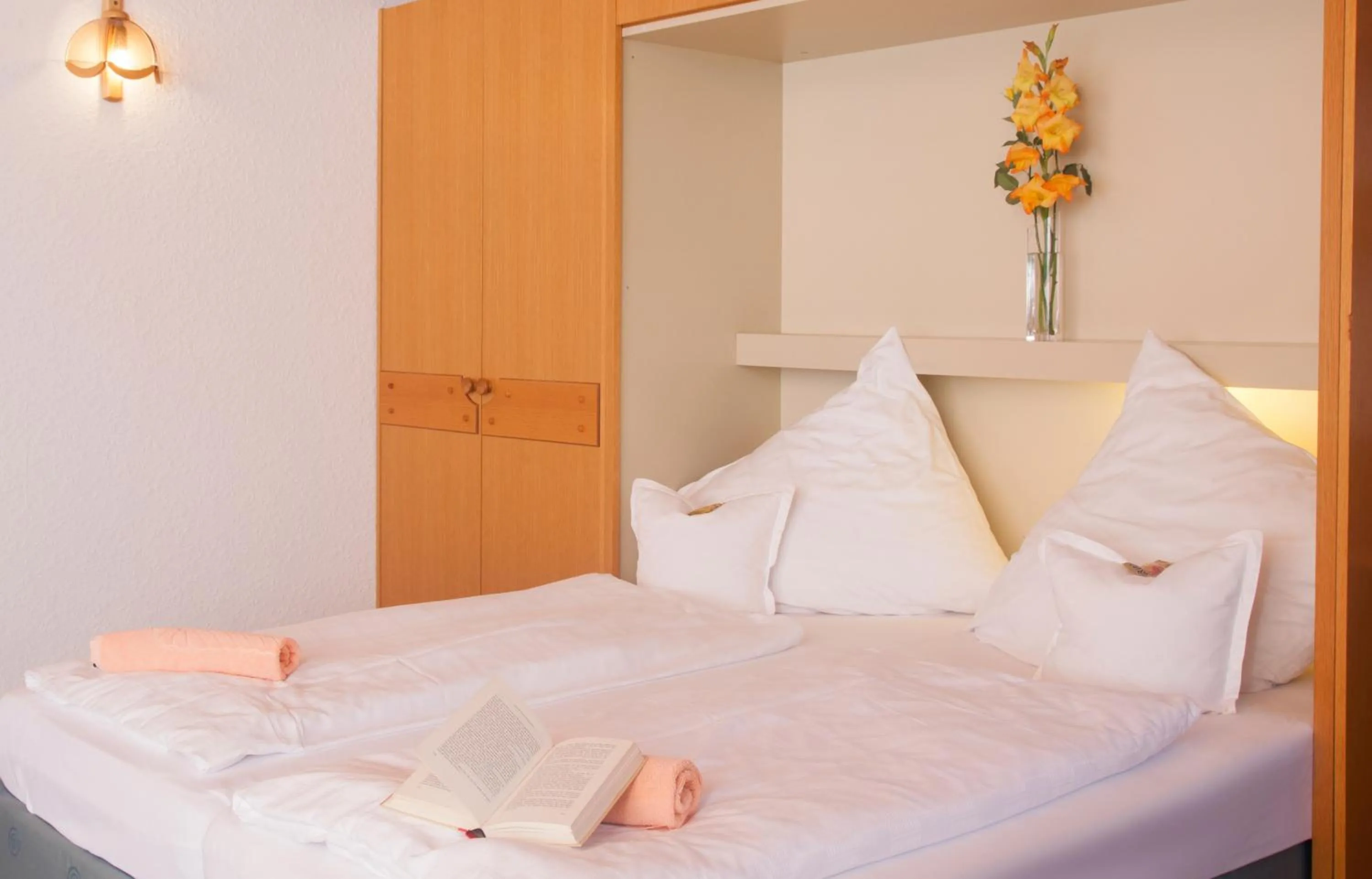 Bedroom, Bed in Hotel Der Seehof