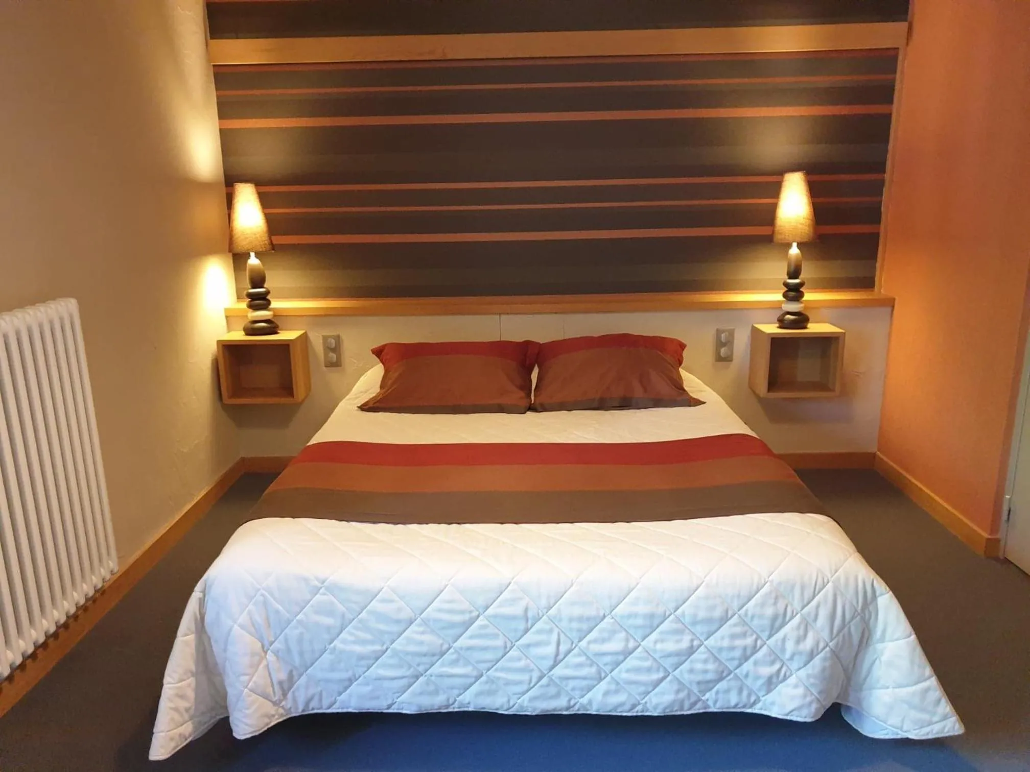 Standard Double Room in Logis Hôtel Restaurant & Spa les Remparts