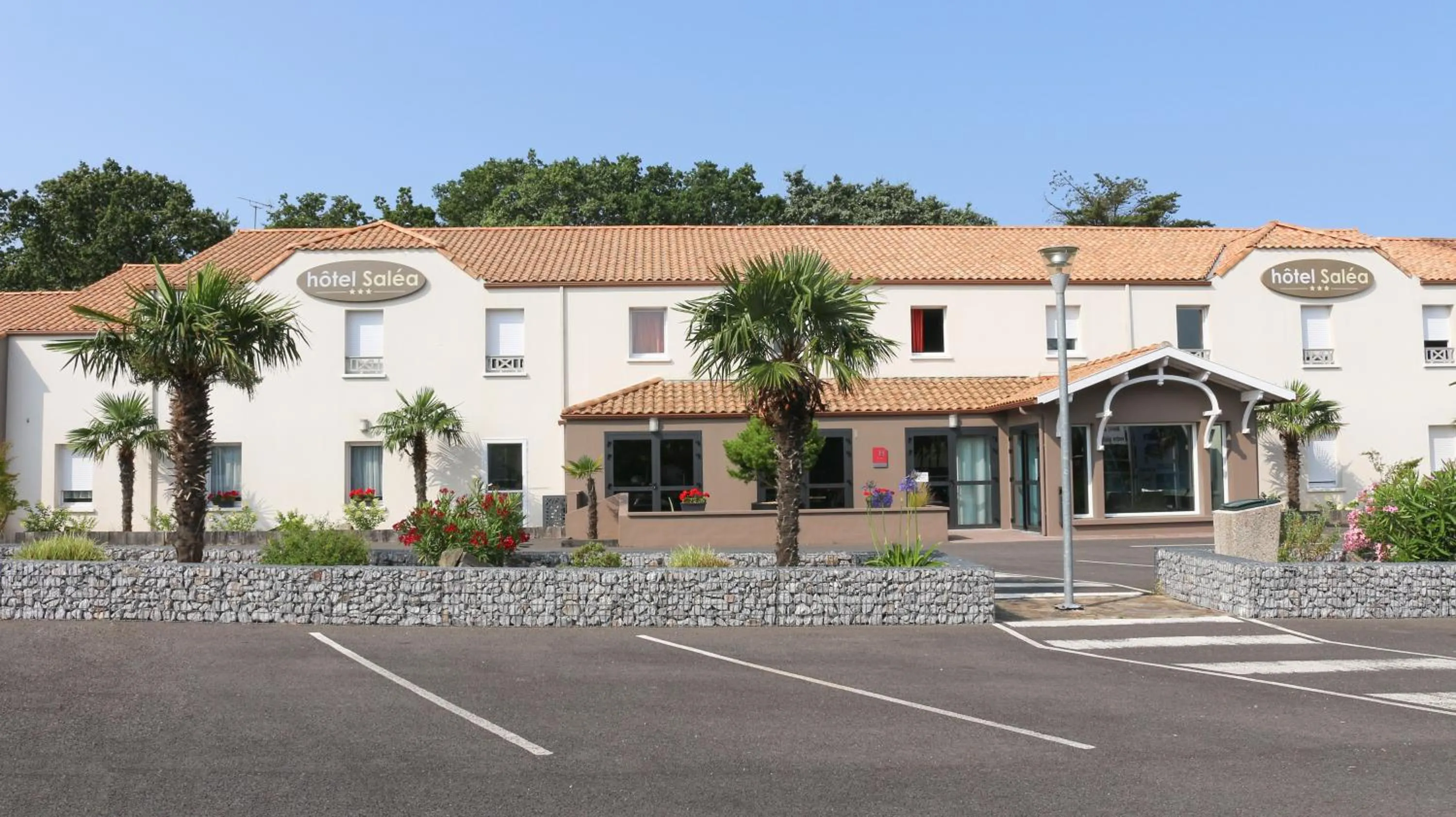 Property building in Hotel Salea