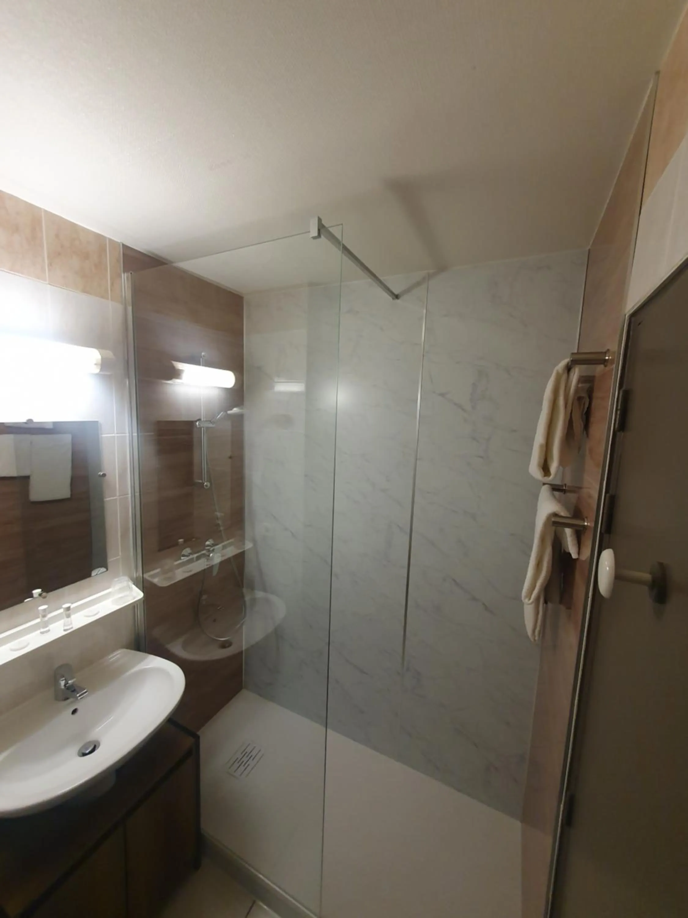 Bathroom in Hotel Salea