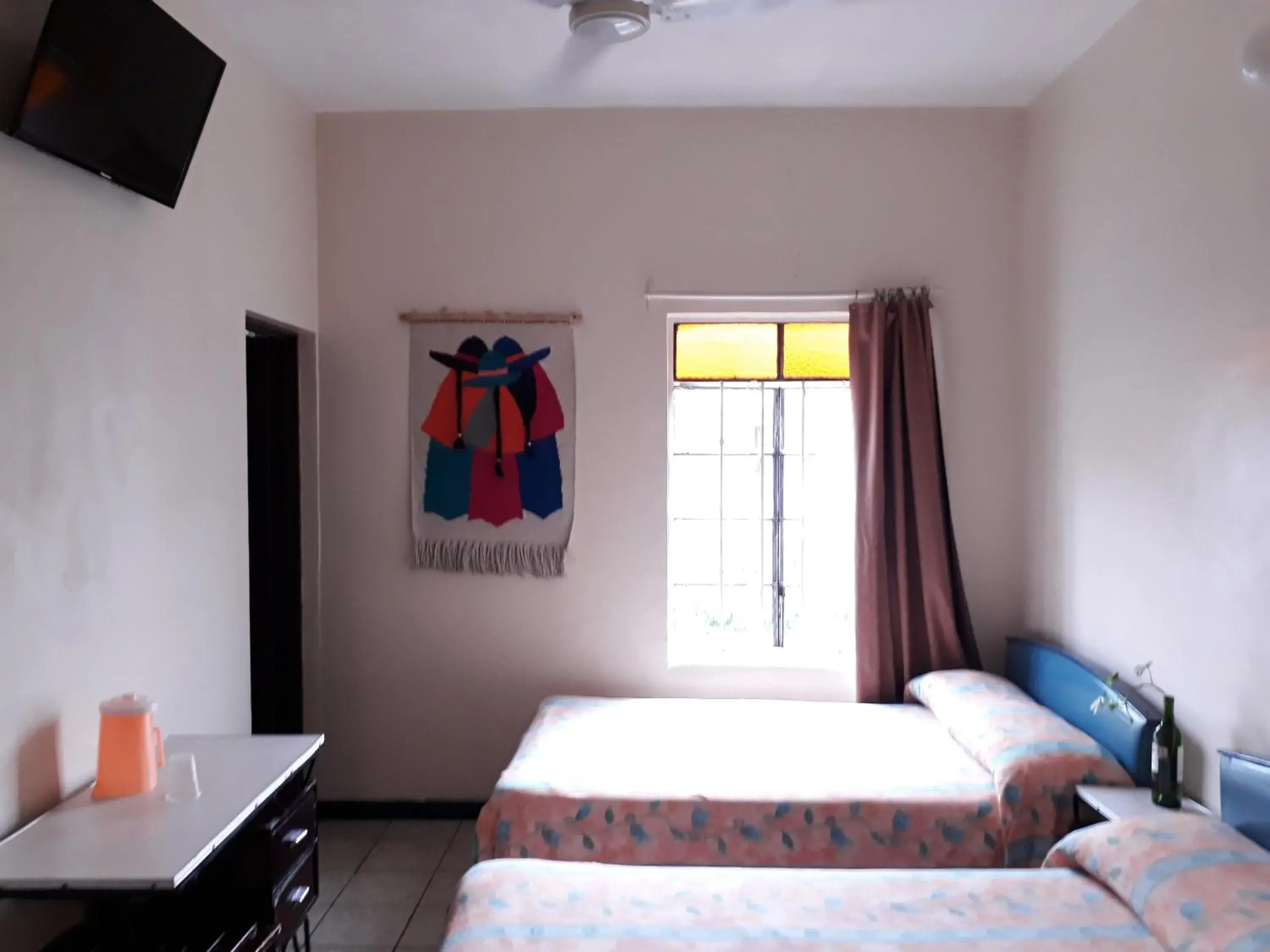 Basic Triple Room in Hotel Janeiro Basic Triple Room in Hotel Janeiro