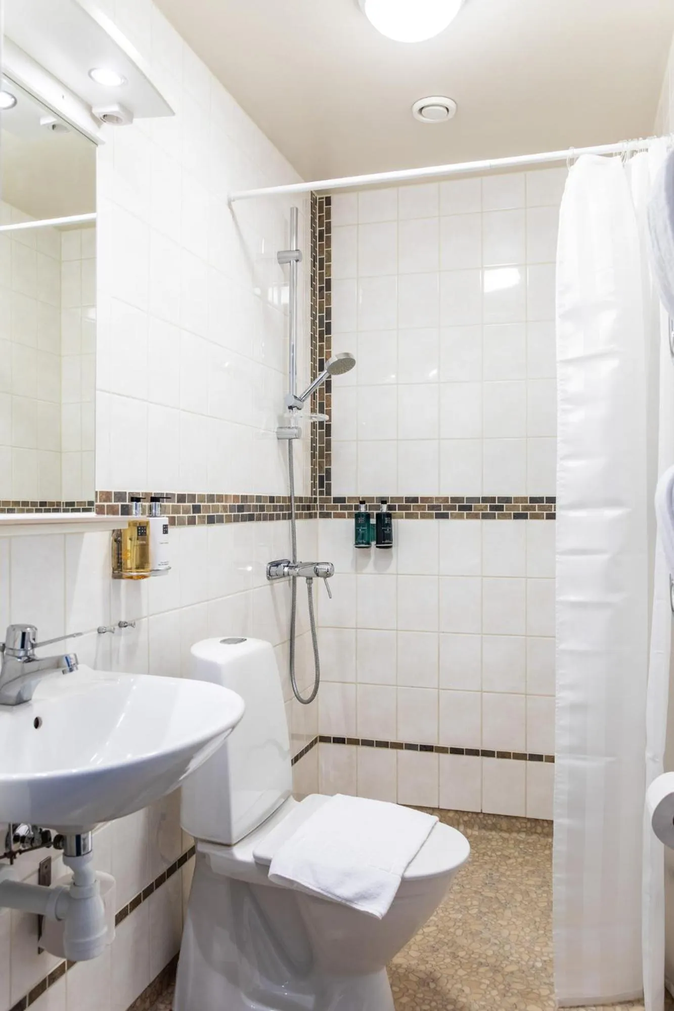 Bathroom in Hotell Lindgården