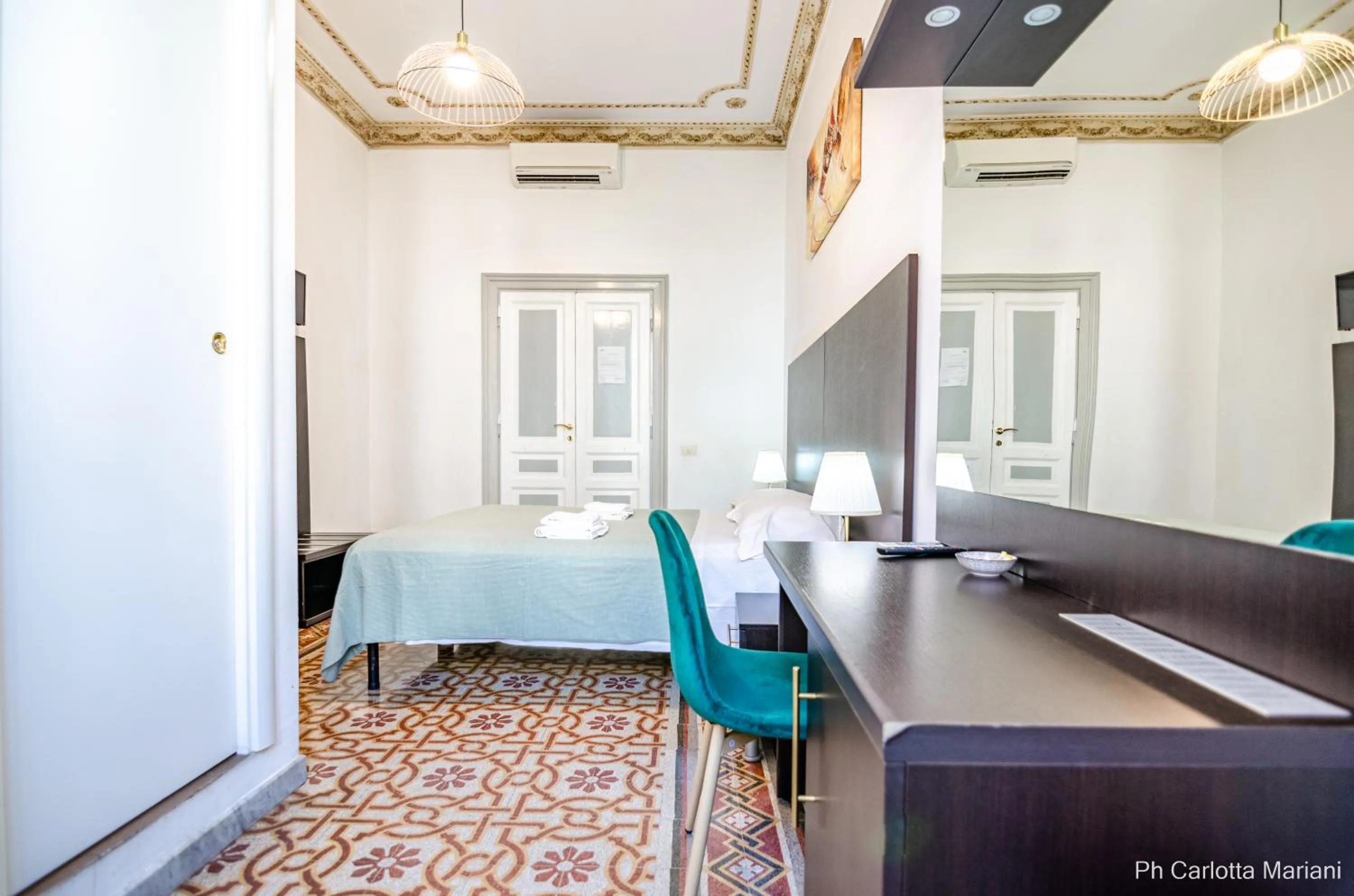 Photo of the whole room, Bed in El Dorado Colosseum