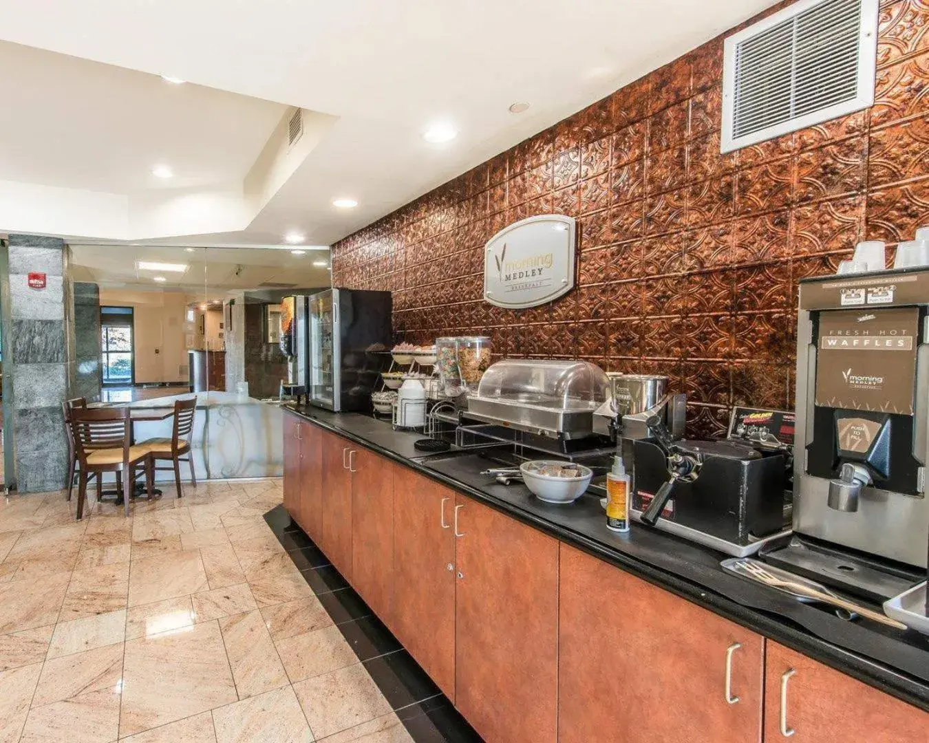 Breakfast in Sleep Inn & Suites Winchester near University Breakfast in Sleep Inn & Suites Winchester near University