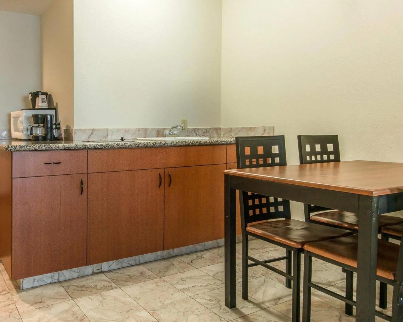 Bedroom in Sleep Inn & Suites Winchester near University