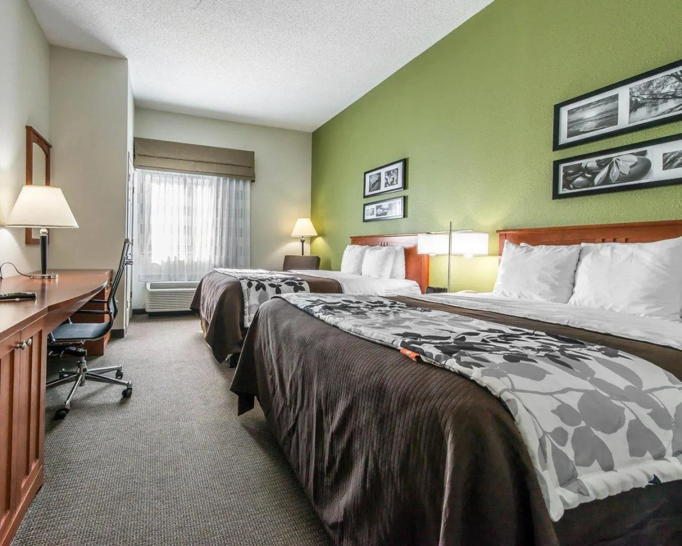 Bedroom, Bed in Sleep Inn & Suites Winchester near University