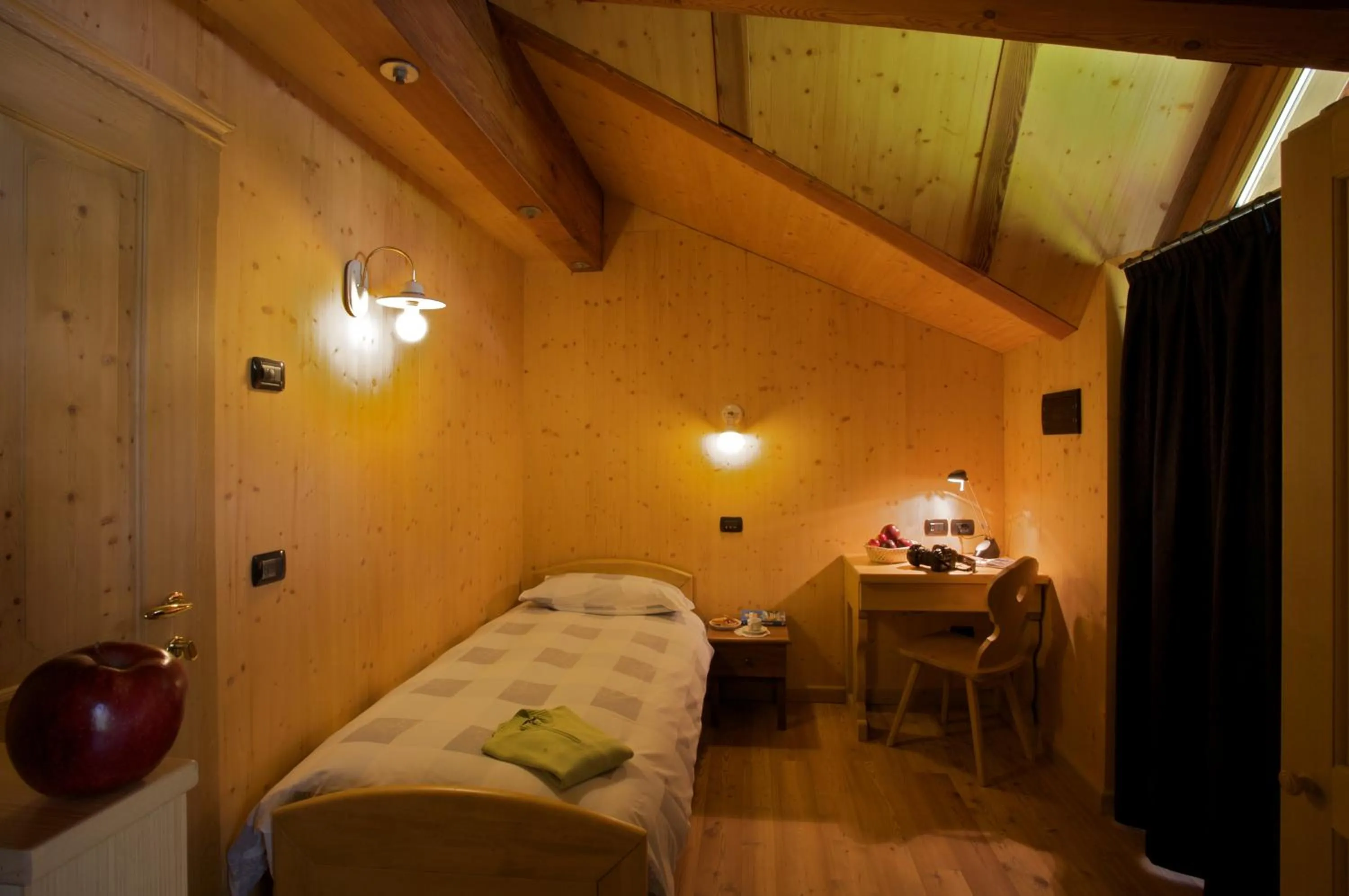 Photo of the whole room, Bed in B&B Affittacamere Larix