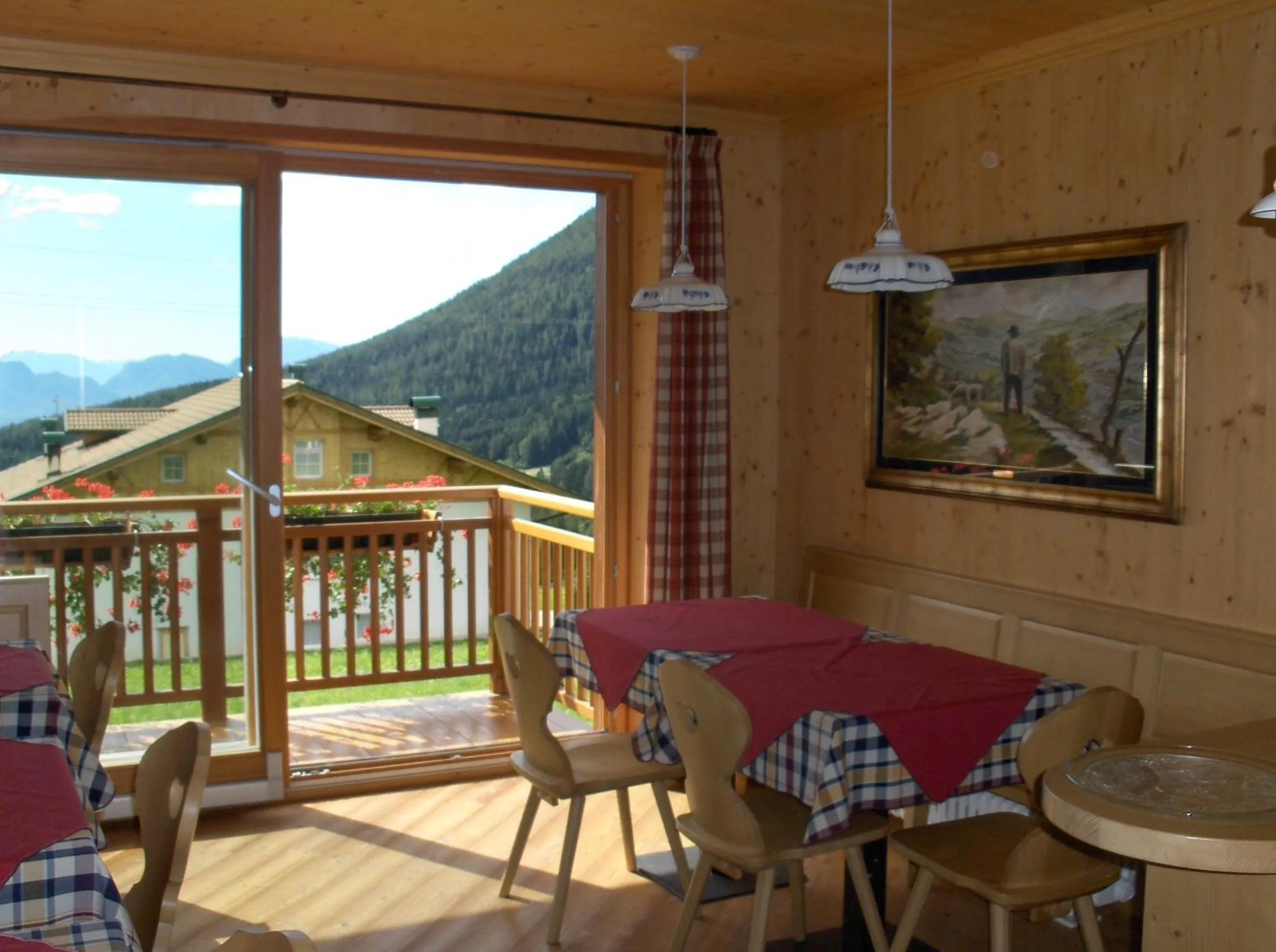 Restaurant/places to eat in B&B Affittacamere Larix