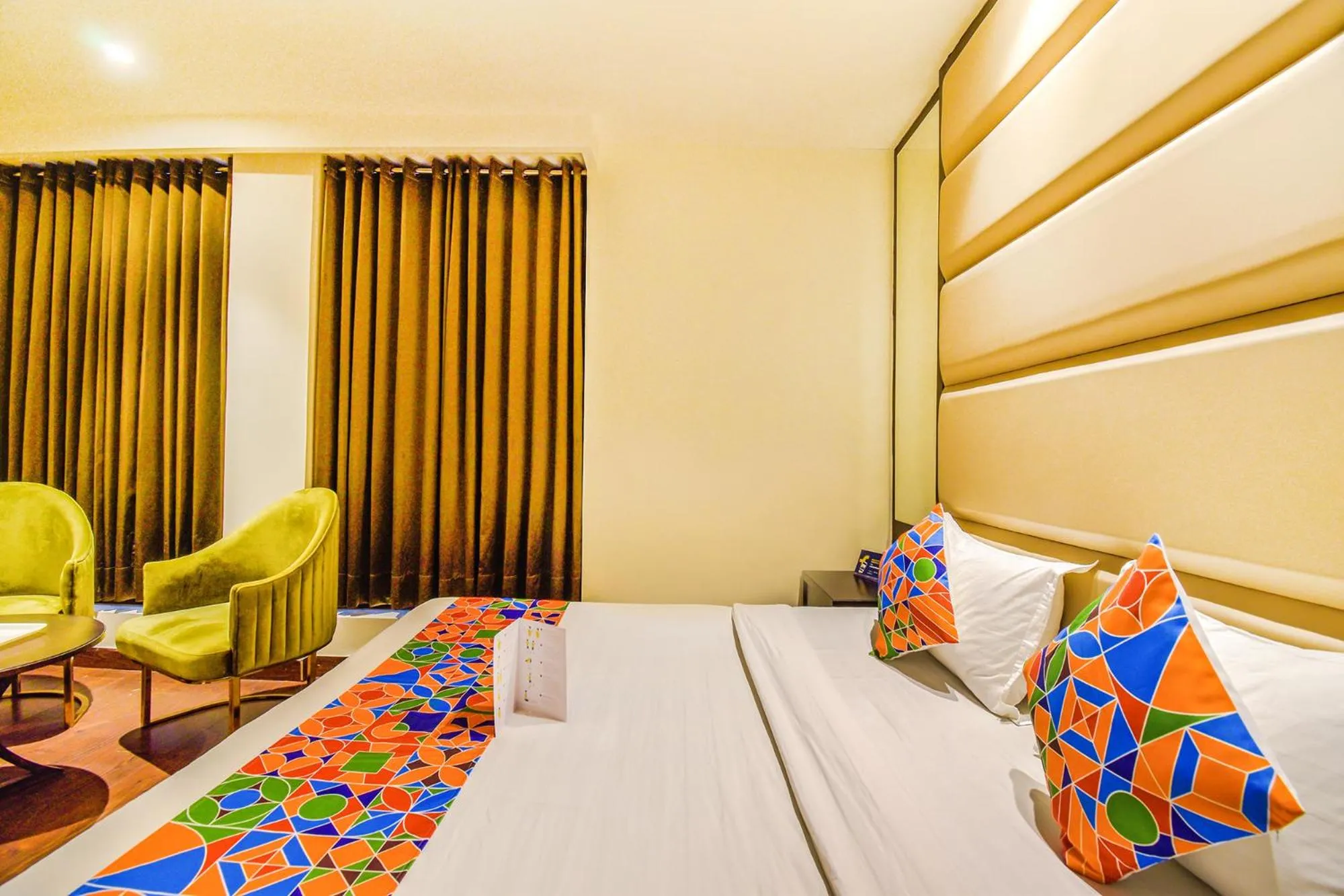 Bedroom, Bed in Hotel Le Golden