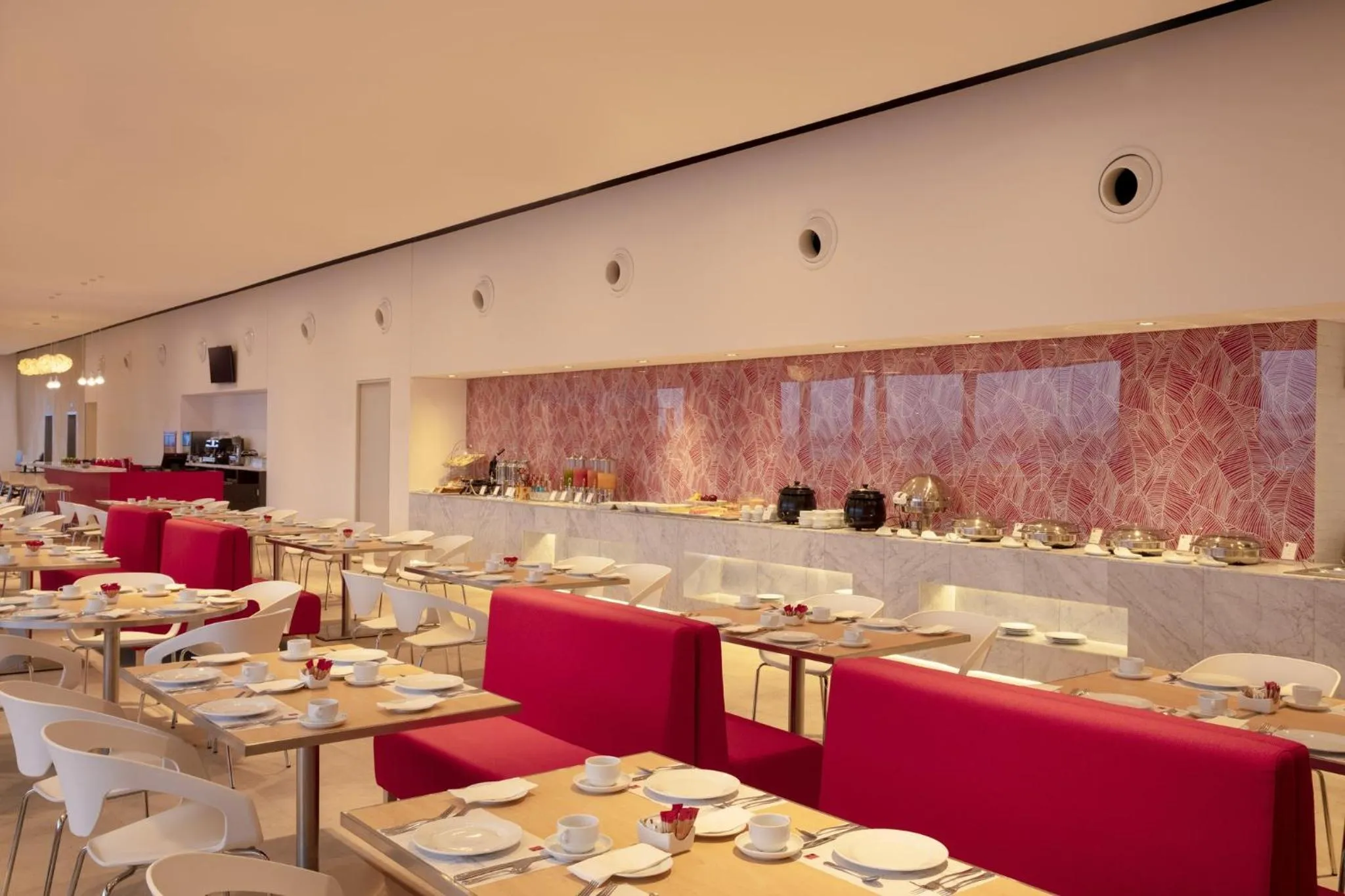 Restaurant/places to eat in Fiesta Inn Parque Puebla