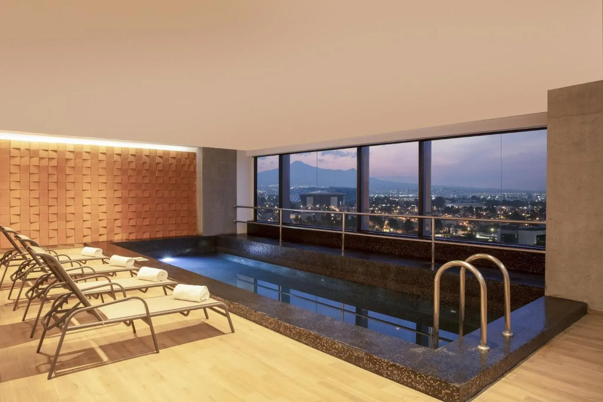 Swimming pool in Fiesta Inn Parque Puebla Swimming pool in Fiesta Inn Parque Puebla