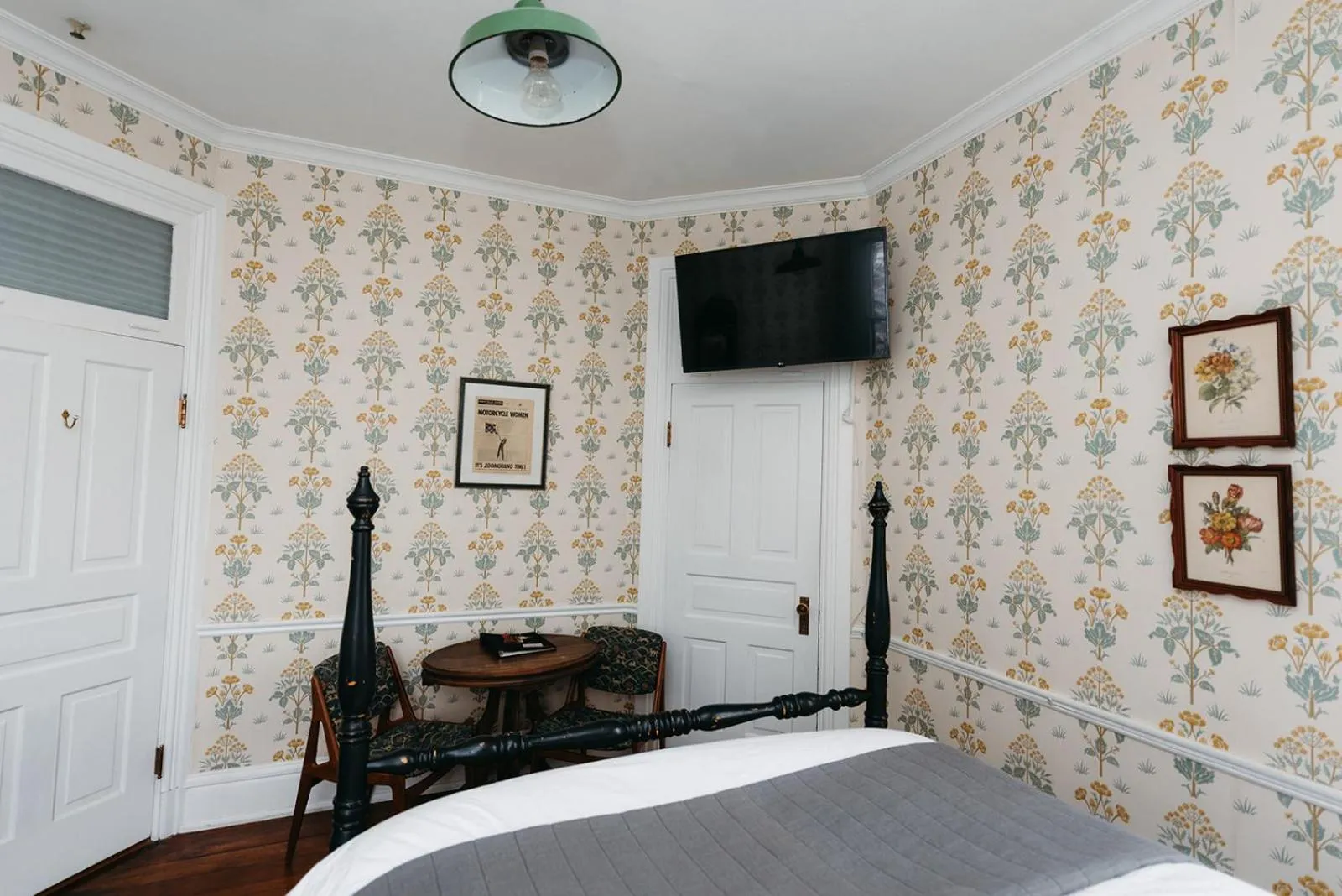 TV and multimedia, Bed in Ellerbeck Bed & Breakfast