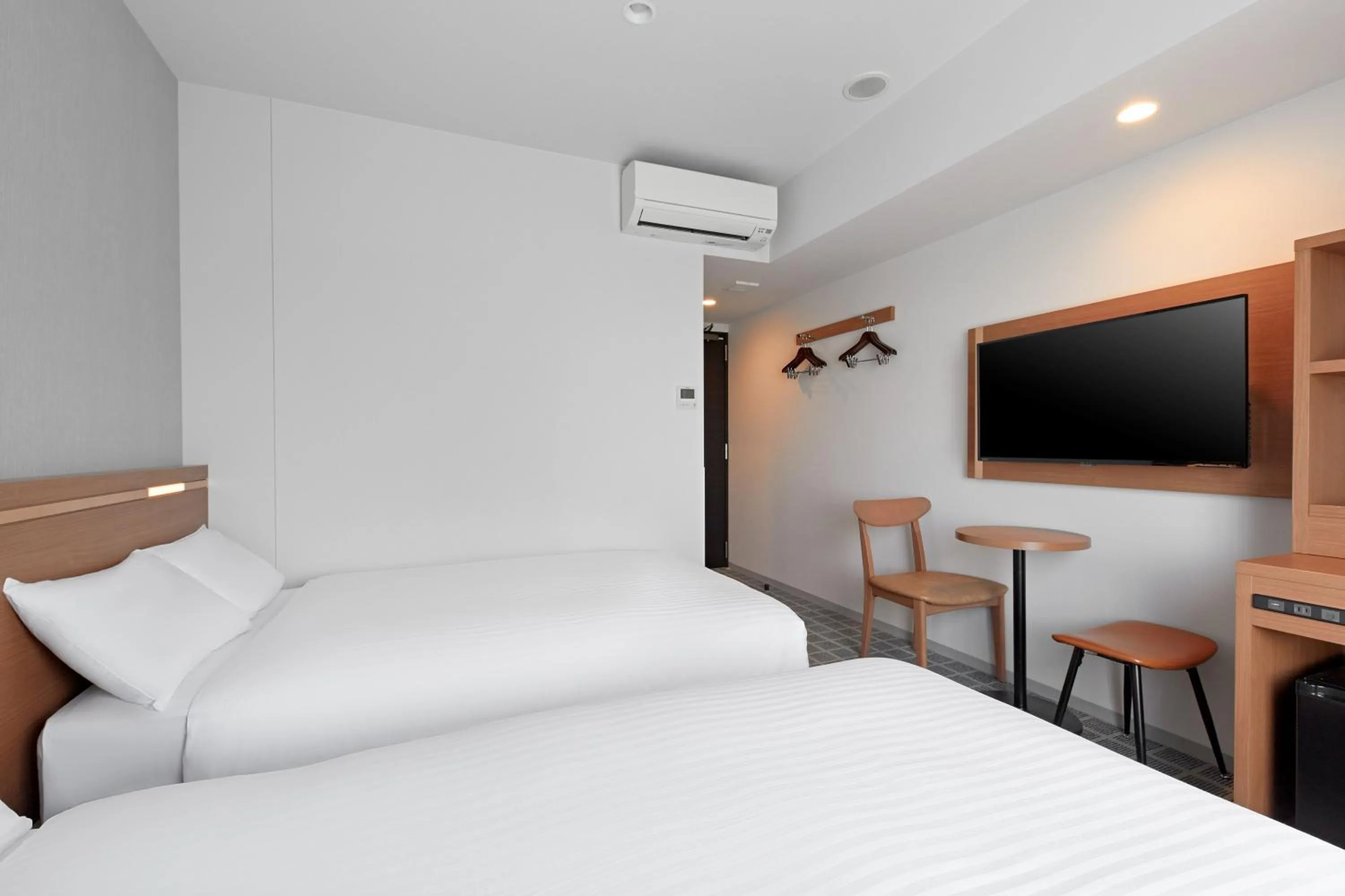 Photo of the whole room, Bed in Sotetsu Fresa Inn Kobe Sannomiya