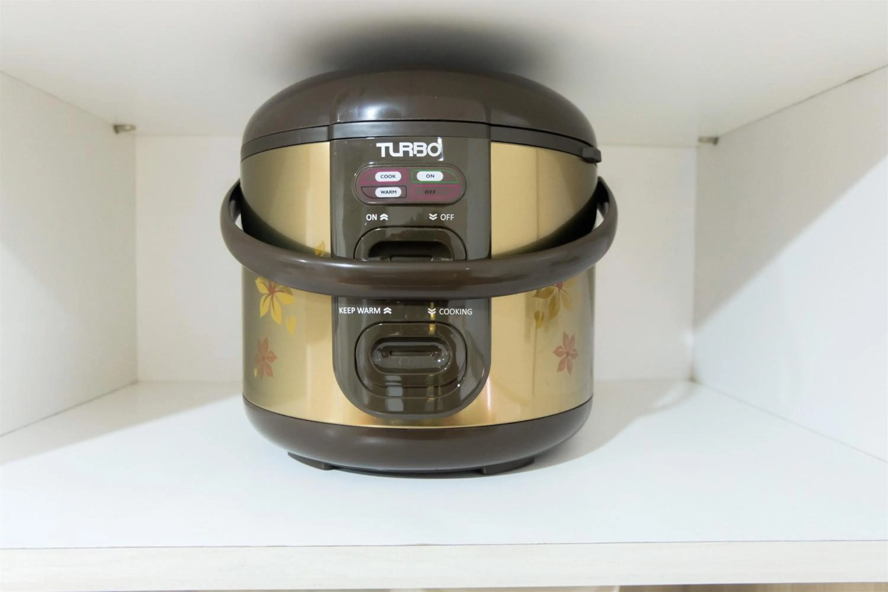 Studio Room Azalea Suites Apartment By Travelio